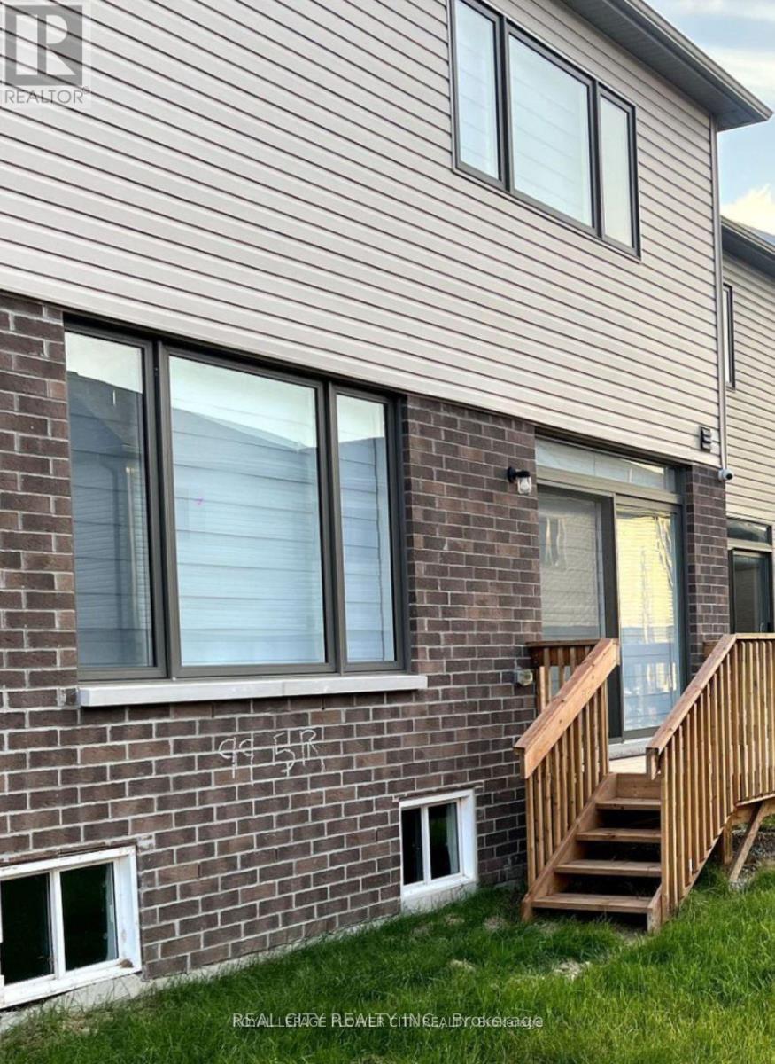 28 Bannister Road, Barrie, Ontario  L9S 2Z8 - Photo 12 - S12385470