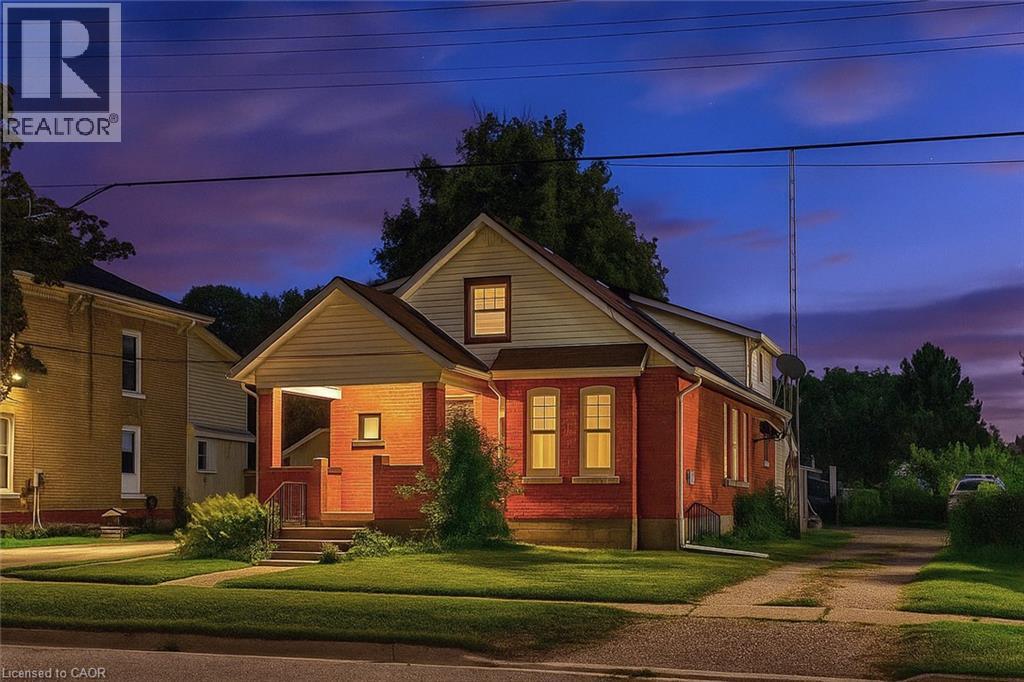 141 KING Street, Burford, Ontario