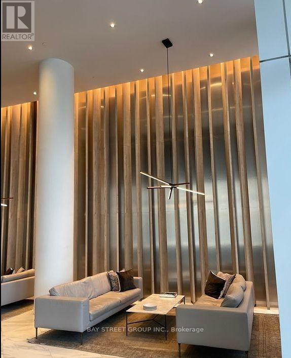 3010 - 3900 Confederation Parkway, Mississauga, Ontario  L5B 0M3 - Photo 4 - W12498504