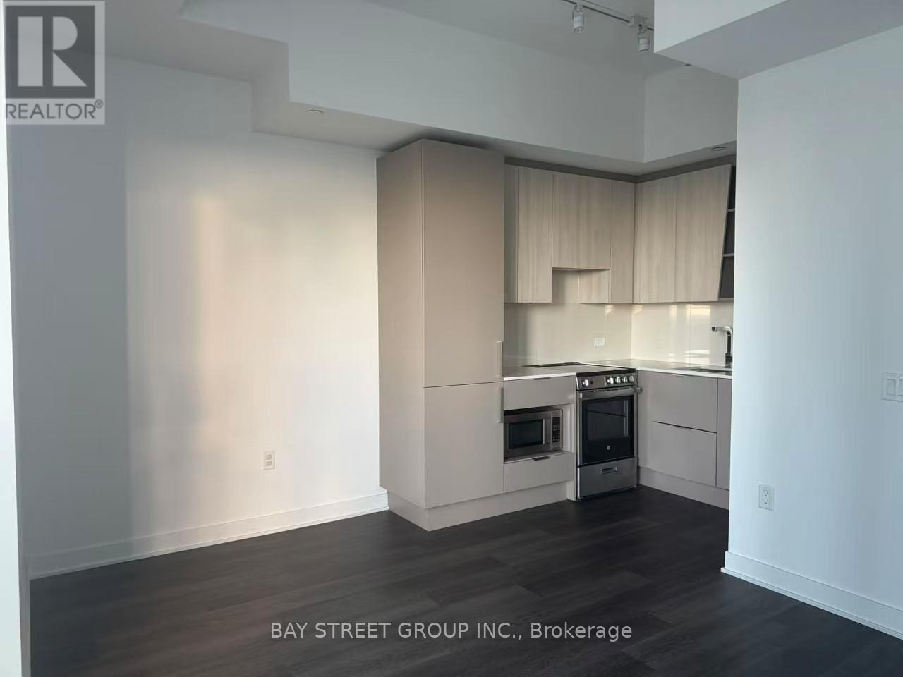 3010 - 3900 Confederation Parkway, Mississauga, Ontario  L5B 0M3 - Photo 9 - W12498504