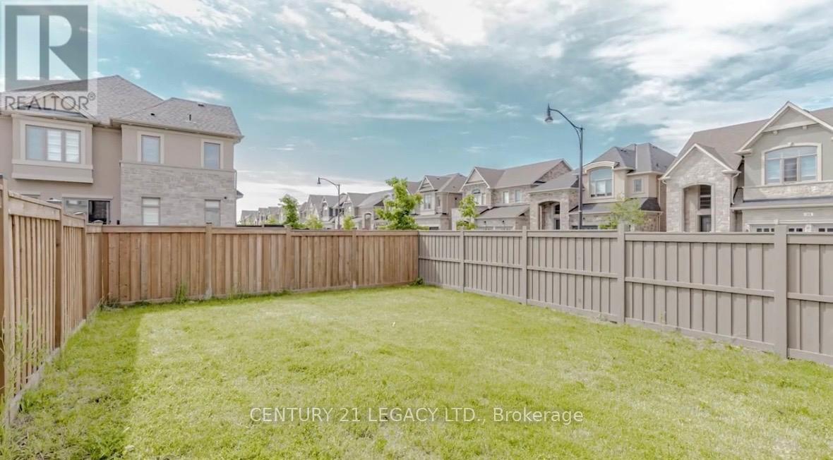 73 Brushwood Drive, Brampton (Bram West), Ontario  L6Y 6J4 - Photo 4 - W12498524