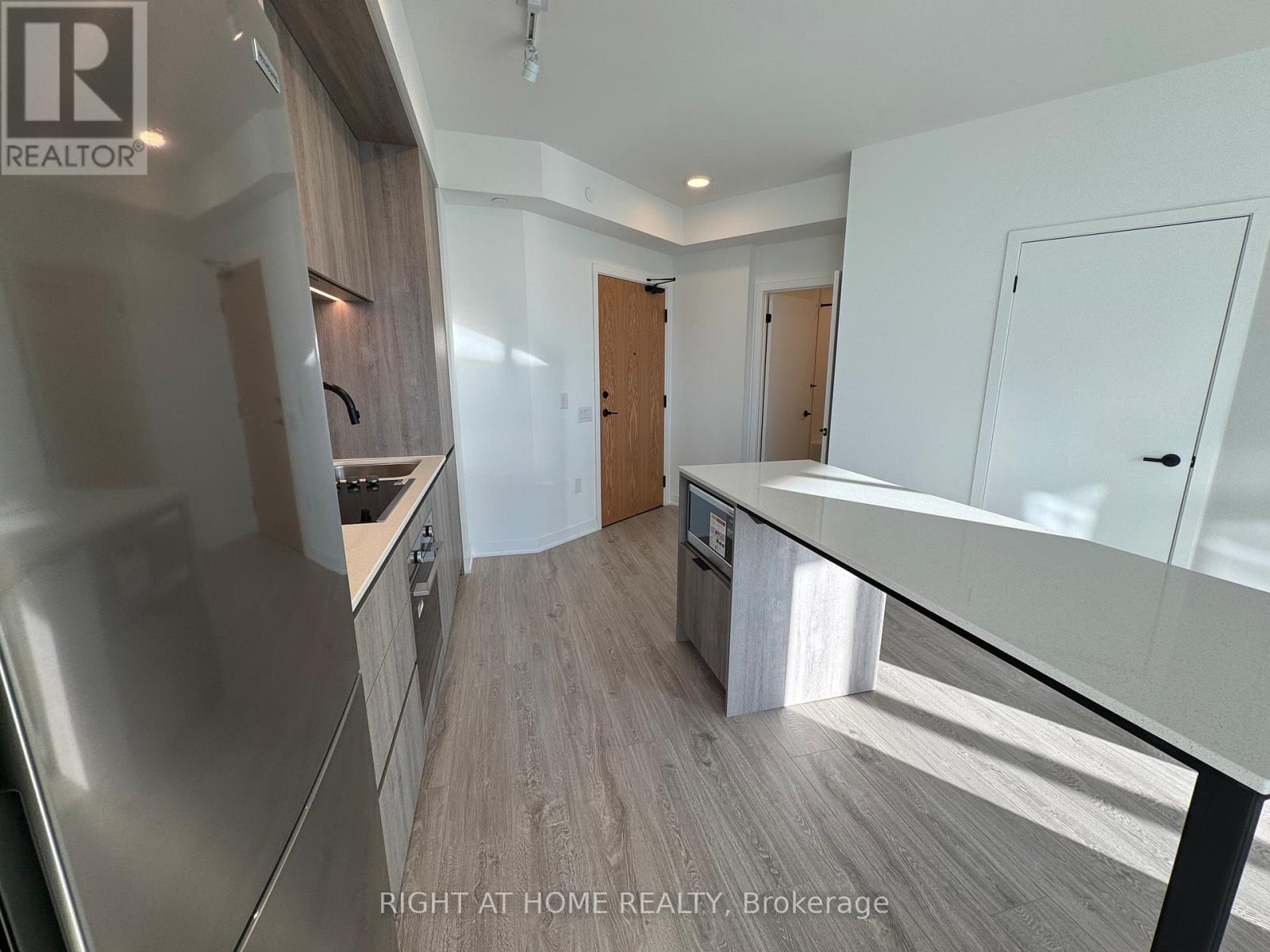 1906 - 2495 Eglinton Avenue W, Mississauga, Ontario  L5M 2T2 - Photo 14 - W12498534