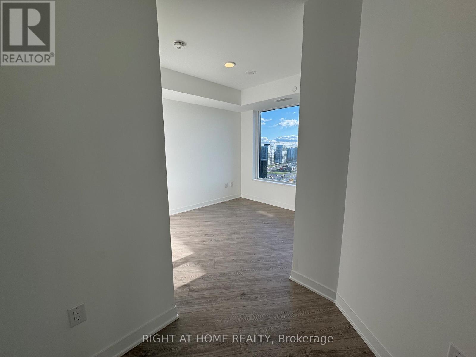 1906 - 2495 Eglinton Avenue W, Mississauga, Ontario  L5M 2T2 - Photo 20 - W12498534