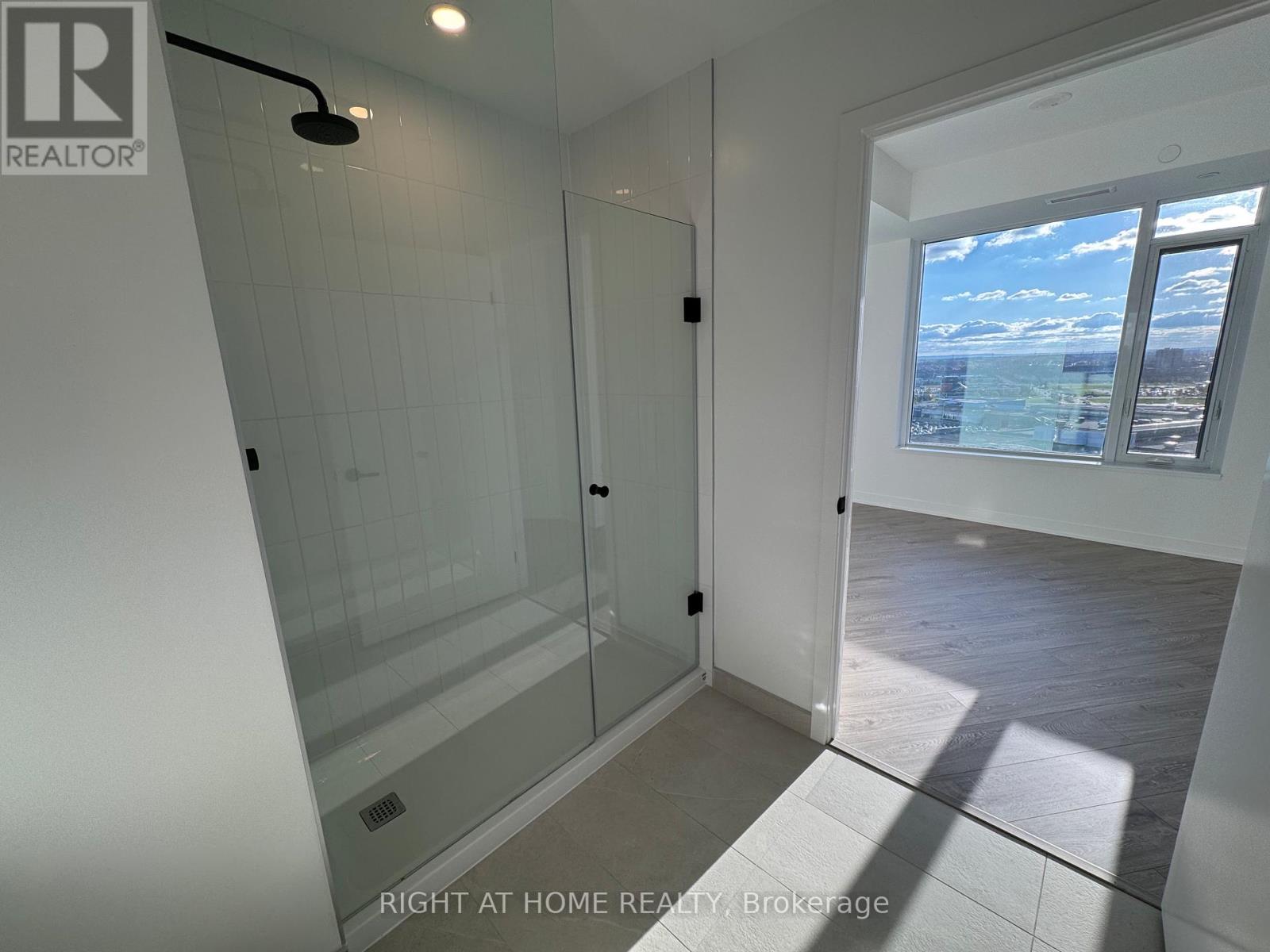 1906 - 2495 Eglinton Avenue W, Mississauga, Ontario  L5M 2T2 - Photo 26 - W12498534