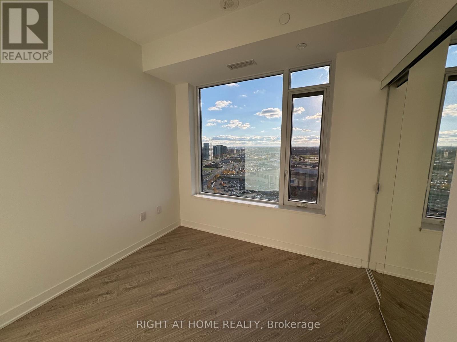 1906 - 2495 Eglinton Avenue W, Mississauga, Ontario  L5M 2T2 - Photo 27 - W12498534