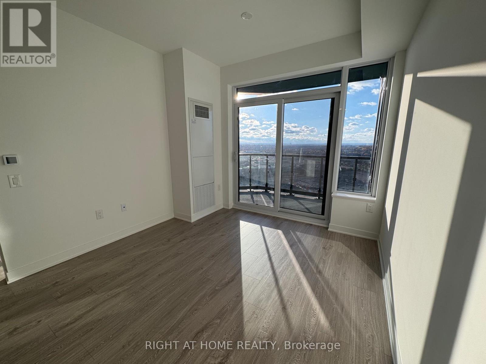 1906 - 2495 Eglinton Avenue W, Mississauga, Ontario  L5M 2T2 - Photo 31 - W12498534