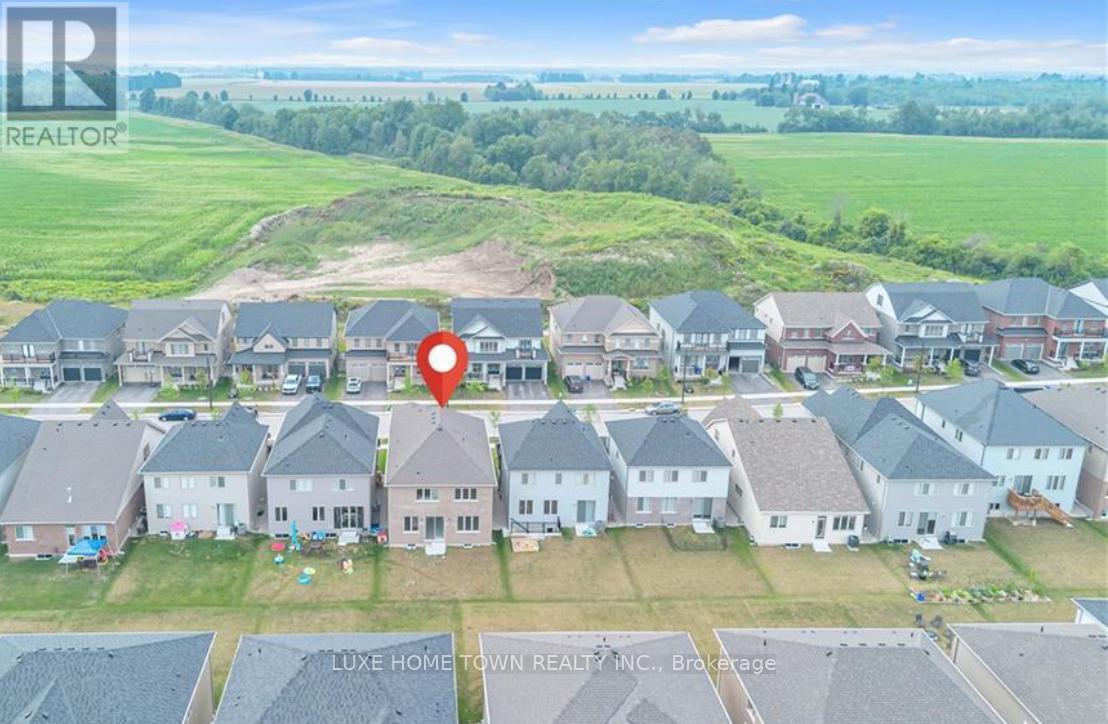 159 Rea Drive, Centre Wellington (Fergus), Ontario  N1M 0J8 - Photo 2 - X12498554