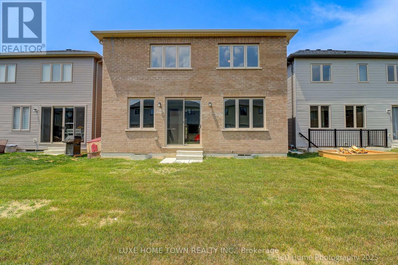 159 Rea Drive, Centre Wellington (Fergus), Ontario  N1M 0J8 - Photo 31 - X12498554