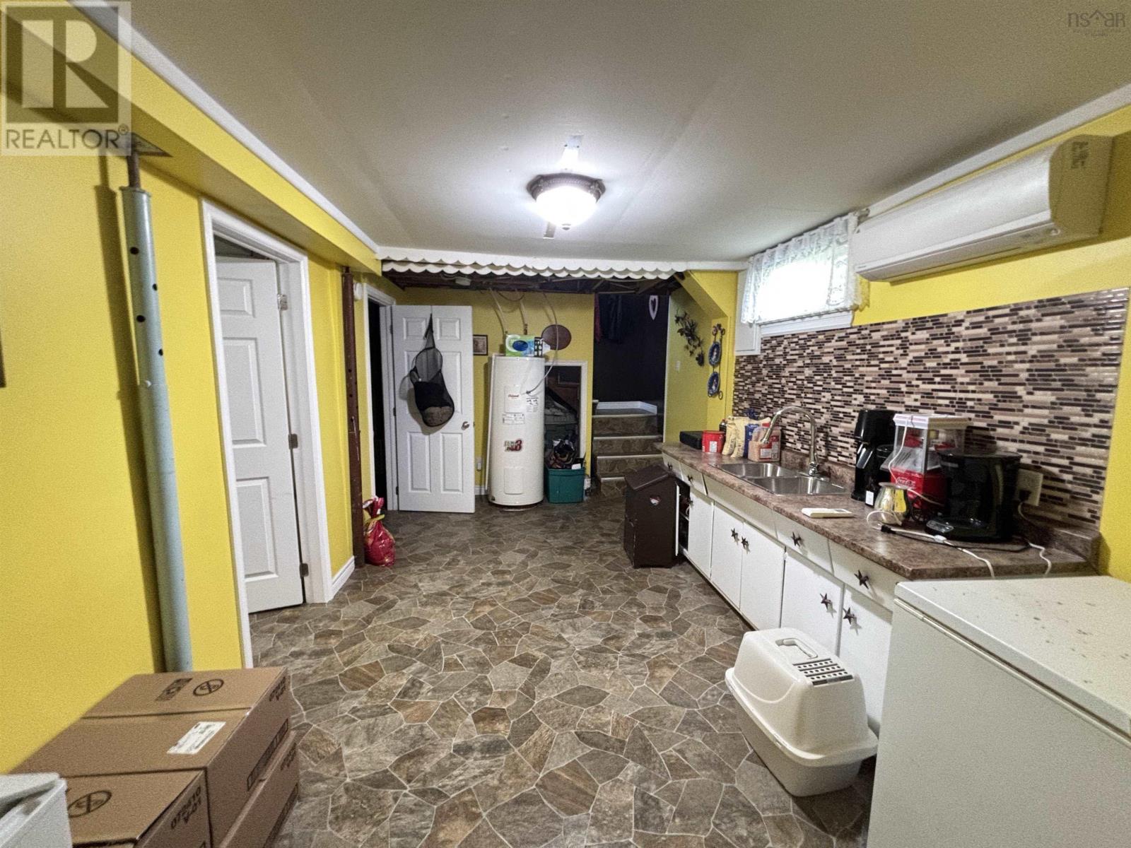 46 Quarry Road, Glace Bay, Nova Scotia  B1A 1G1 - Photo 11 - 202523246