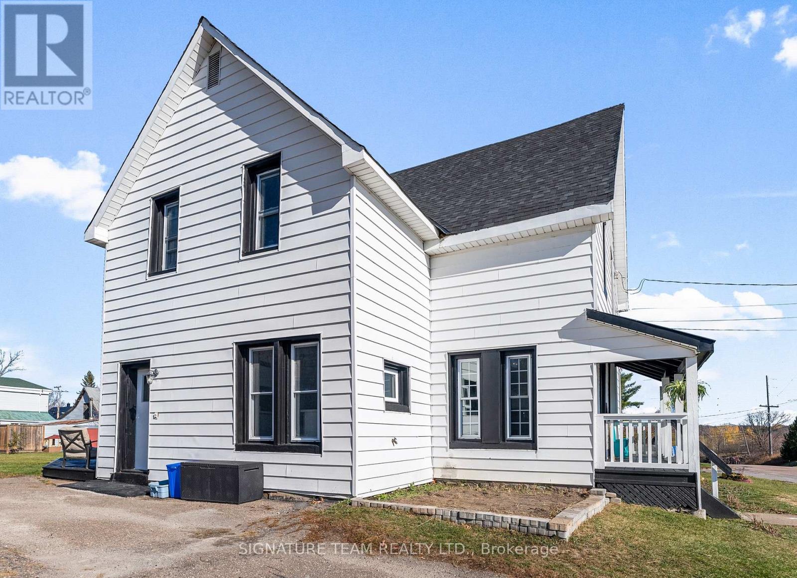 22 Astrolabe Road, Whitewater Region, Ontario  K0J 1K0 - Photo 2 - X12498568