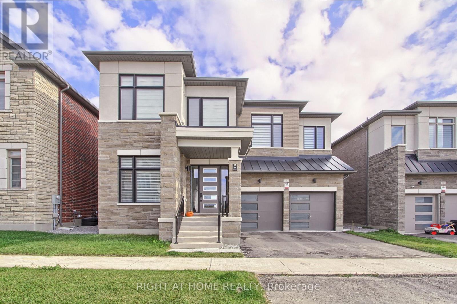 9 BACKHOUSE DRIVE, Richmond Hill, Ontario
