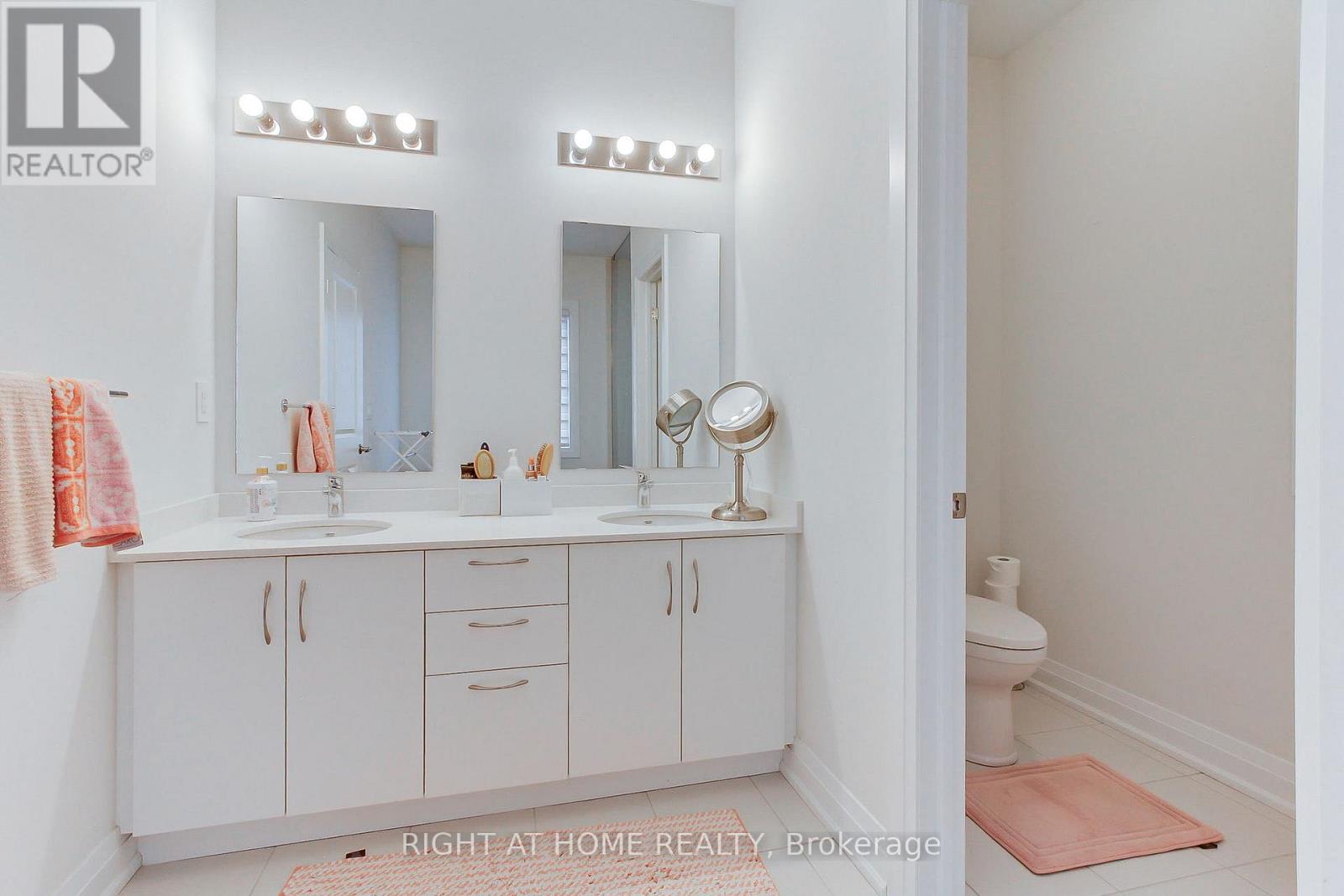 9 Backhouse Drive, Richmond Hill, Ontario  L4E 1M8 - Photo 31 - N12498562