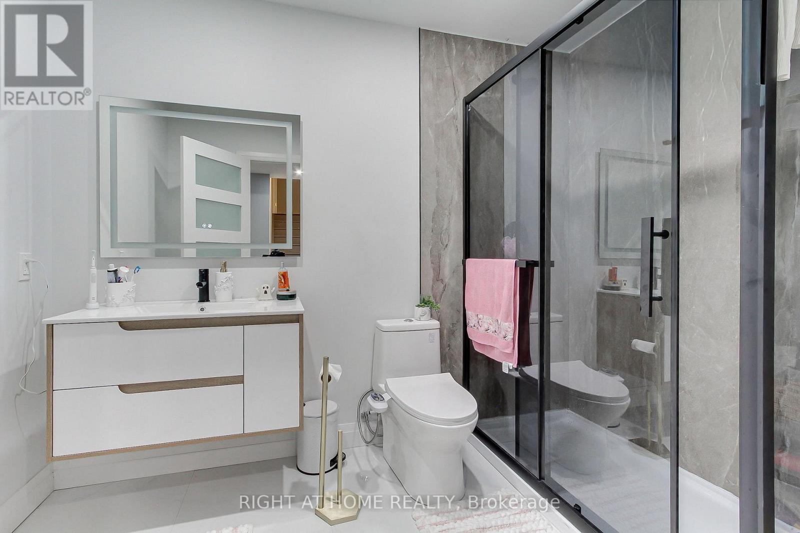 9 Backhouse Drive, Richmond Hill, Ontario  L4E 1M8 - Photo 46 - N12498562