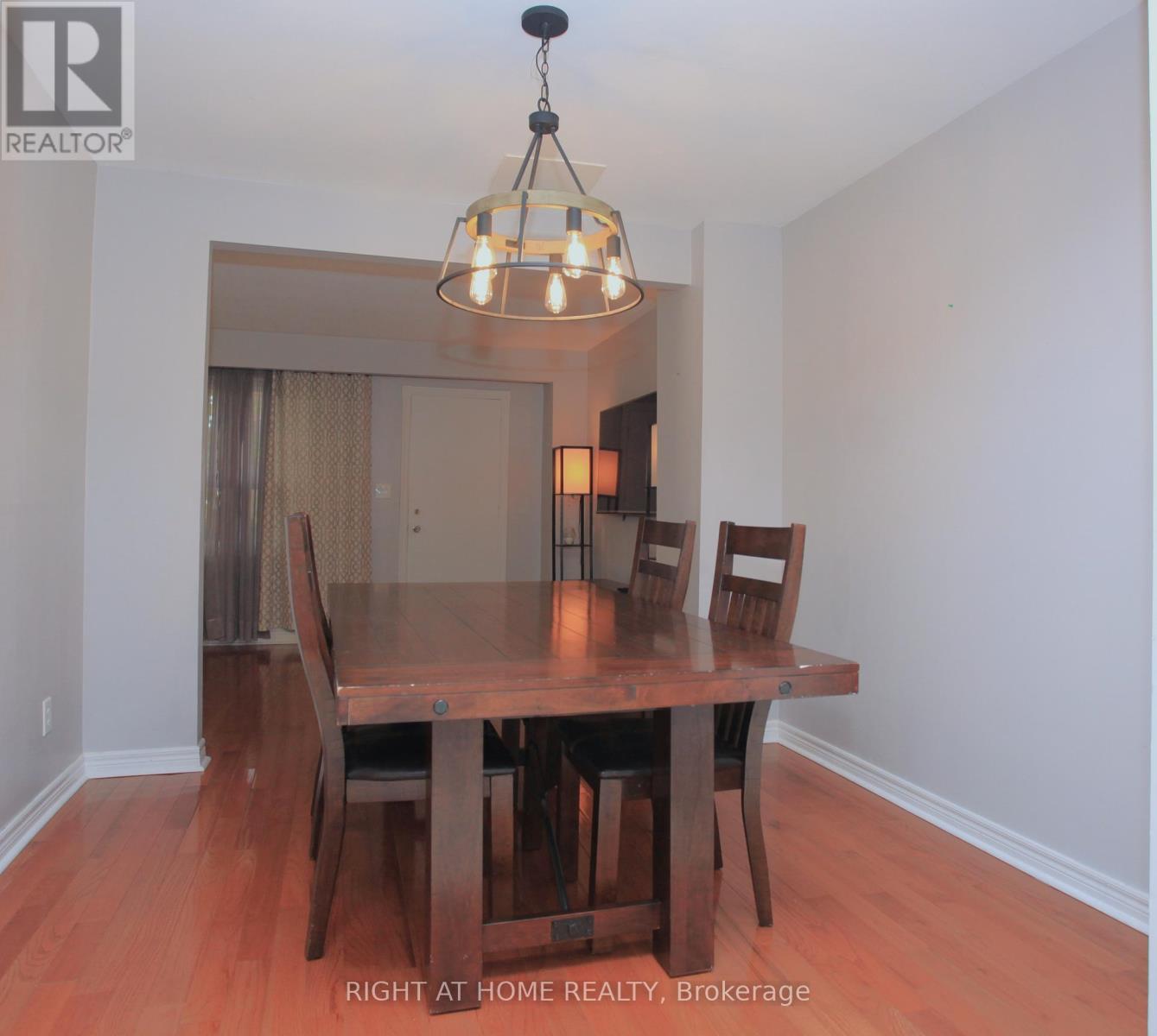 38 - 38 The Carriage Way, Markham, Ontario  L3T 4V1 - Photo 5 - N12498602