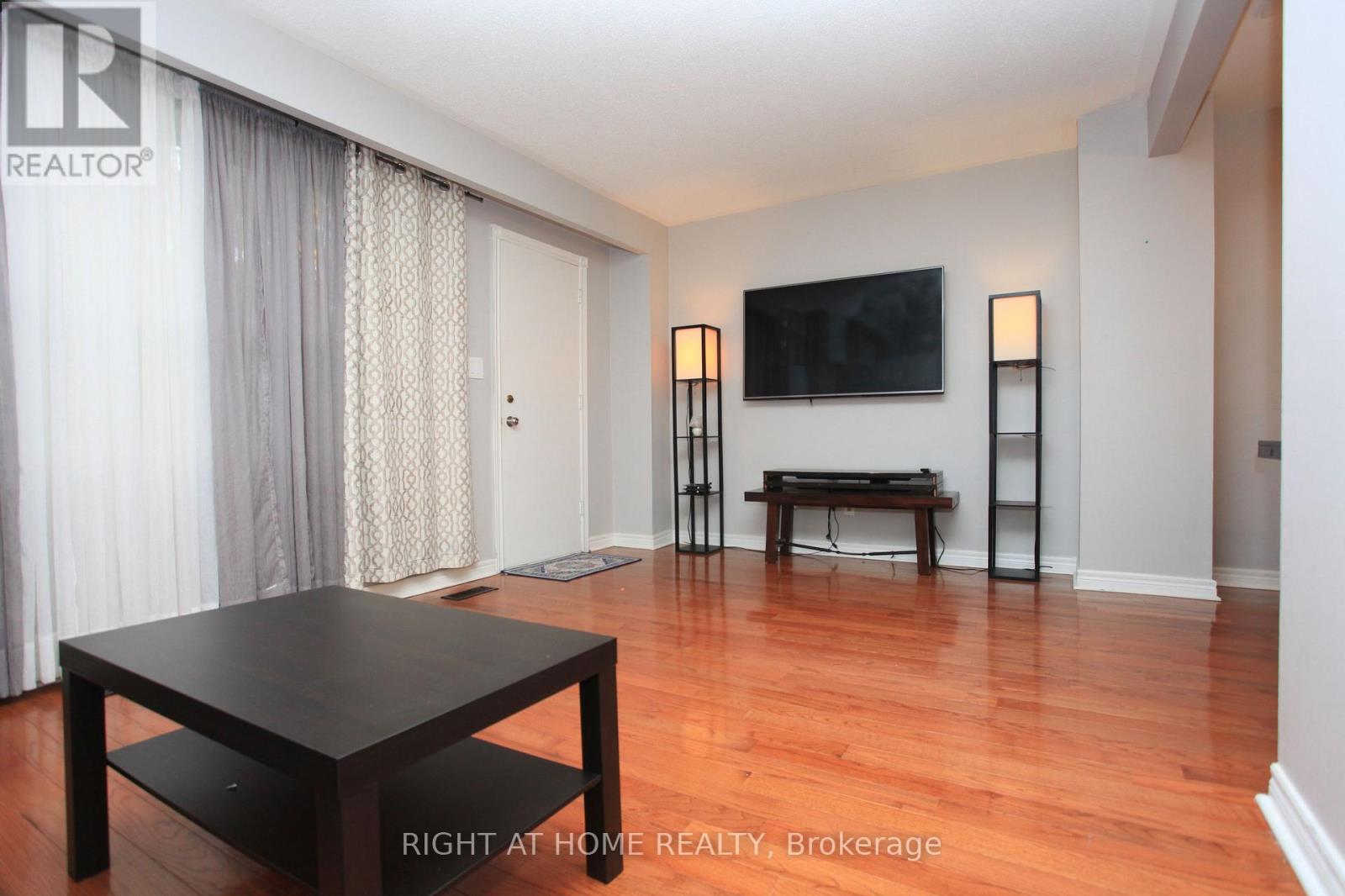 38 - 38 The Carriage Way, Markham, Ontario  L3T 4V1 - Photo 6 - N12498602