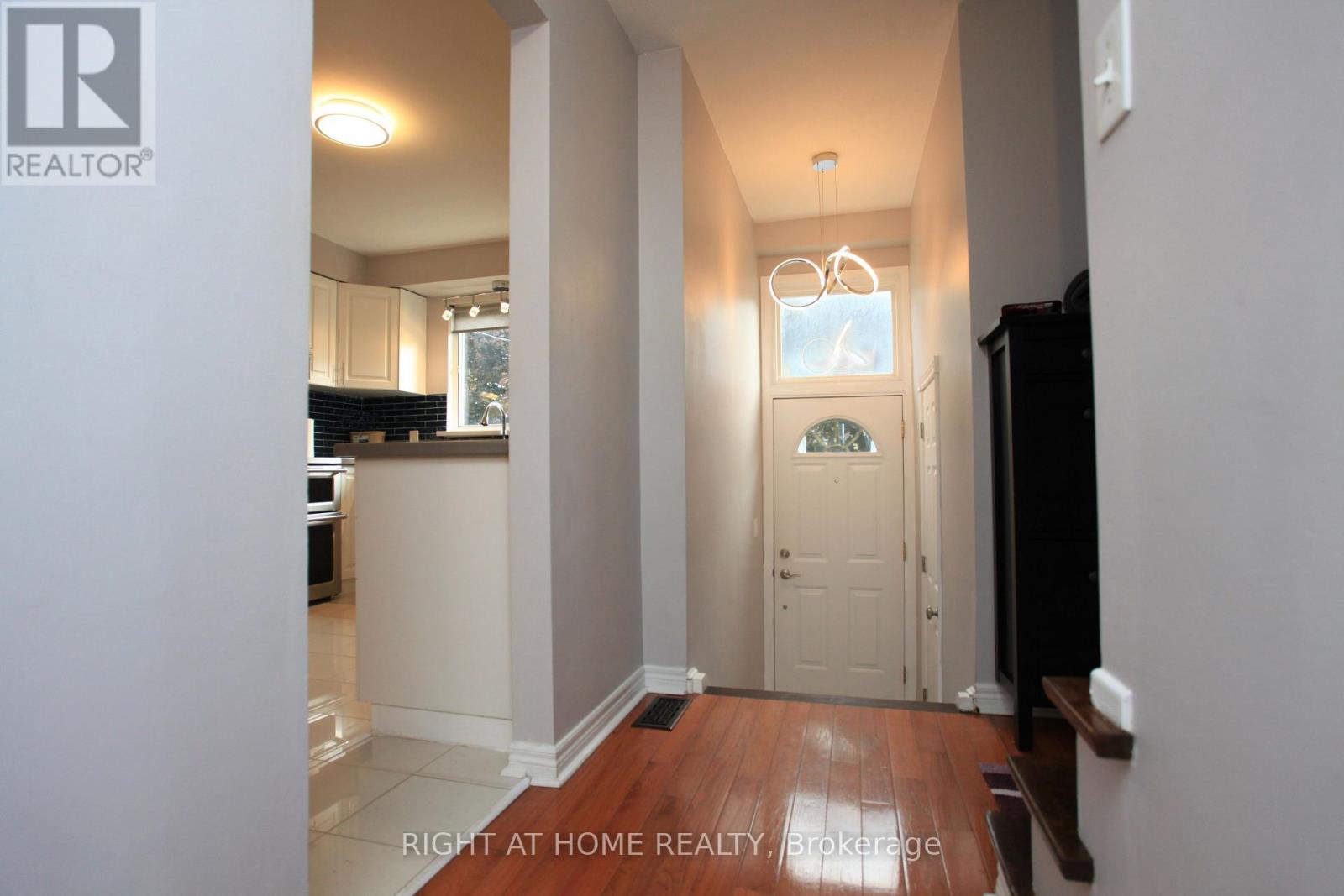 38 - 38 The Carriage Way, Markham, Ontario  L3T 4V1 - Photo 9 - N12498602