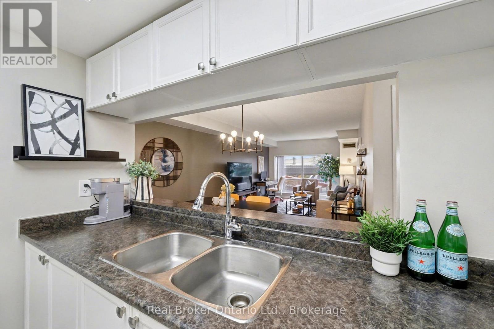 309 - 101 Subway Crescent, Toronto (Islington-City Centre West), Ontario  M9B 6K4 - Photo 10 - W12498612