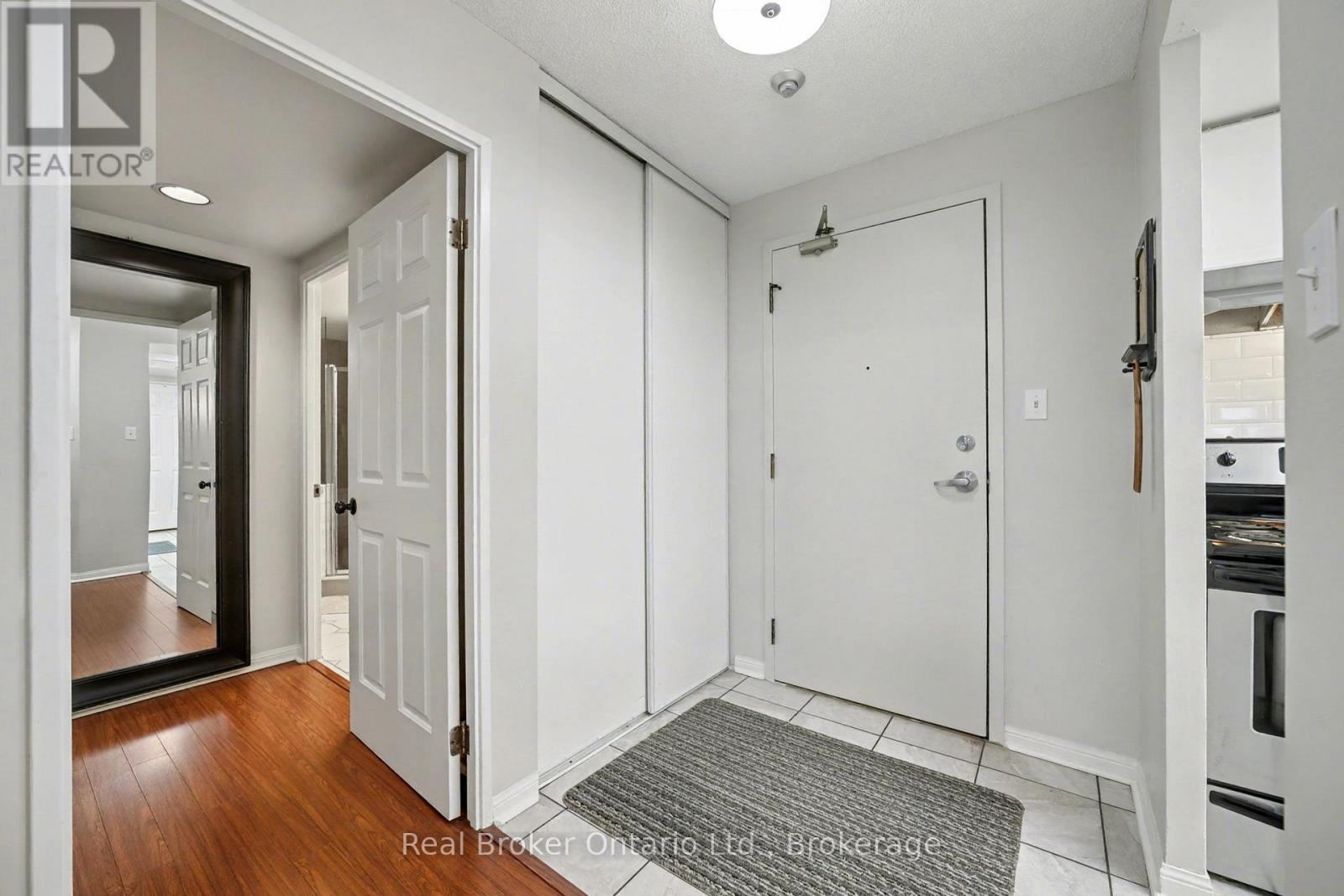 309 - 101 Subway Crescent, Toronto (Islington-City Centre West), Ontario  M9B 6K4 - Photo 3 - W12498612