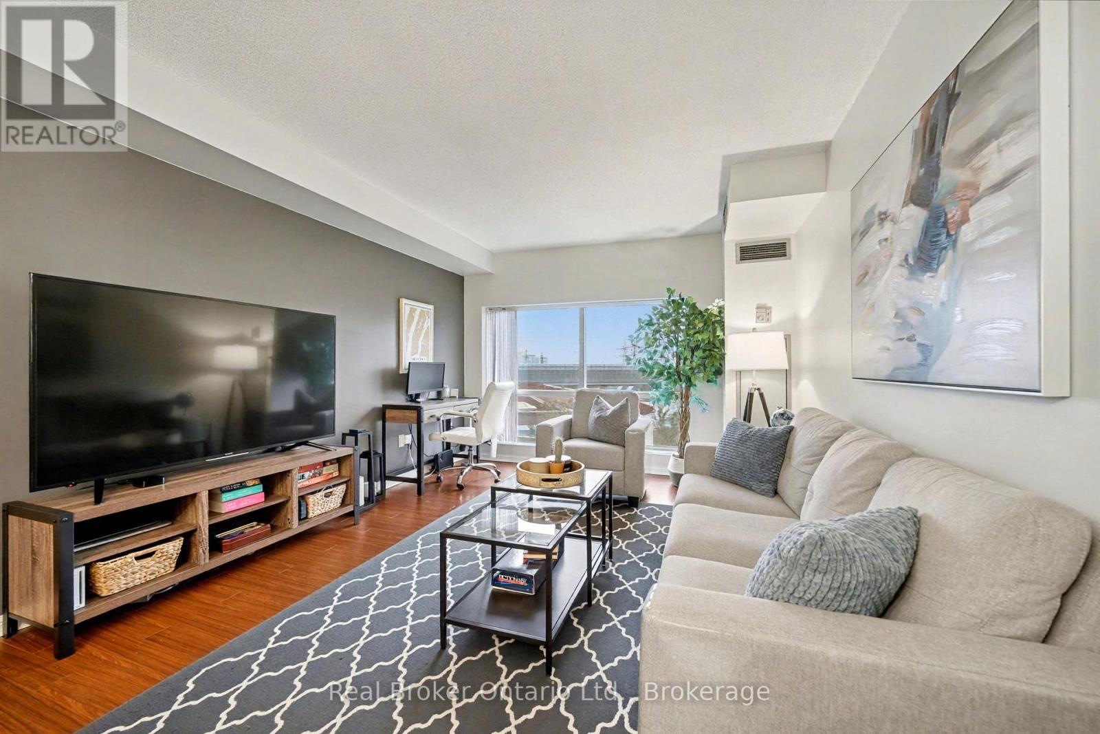 309 - 101 Subway Crescent, Toronto (Islington-City Centre West), Ontario  M9B 6K4 - Photo 4 - W12498612