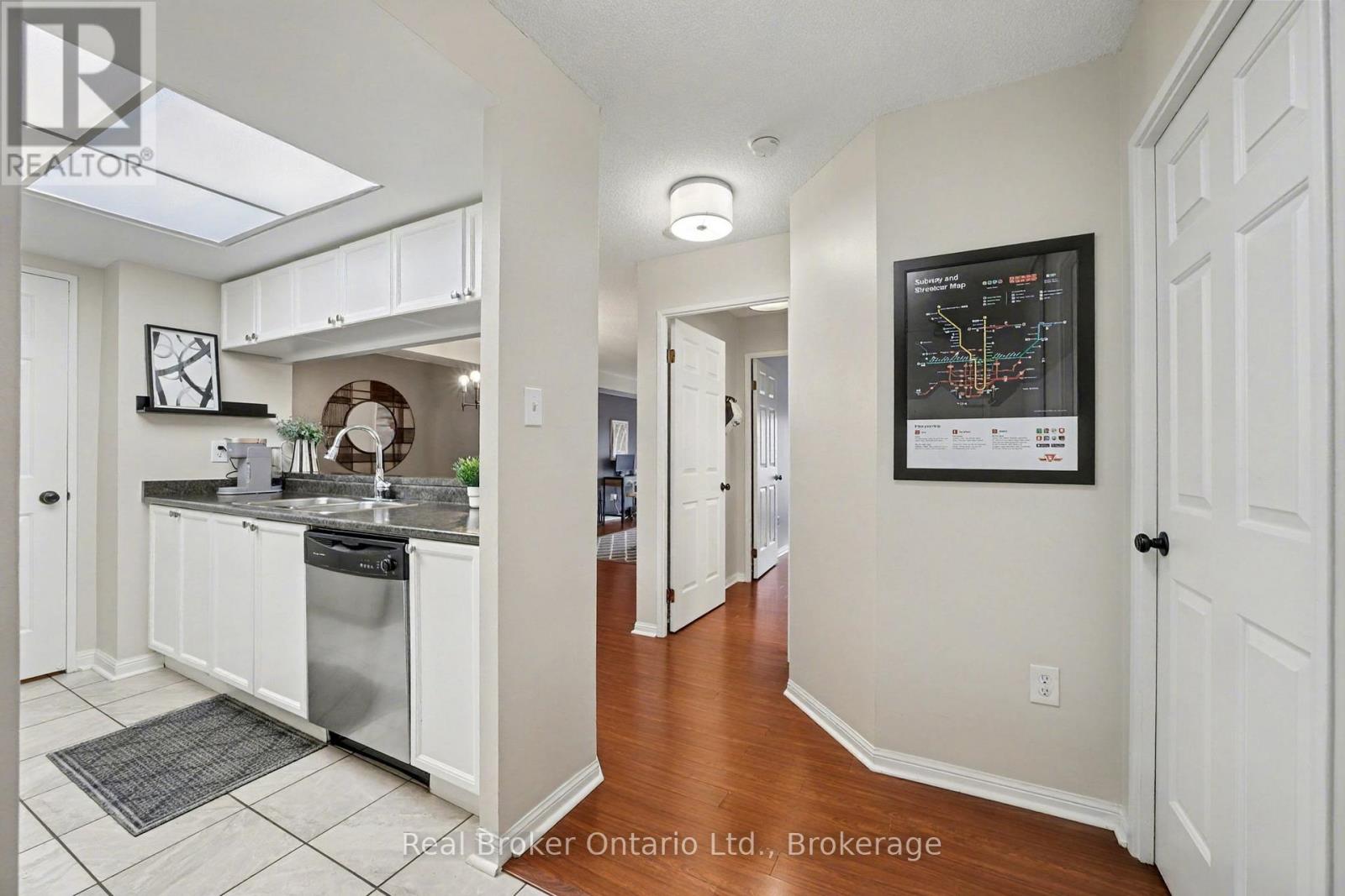 309 - 101 Subway Crescent, Toronto (Islington-City Centre West), Ontario  M9B 6K4 - Photo 7 - W12498612