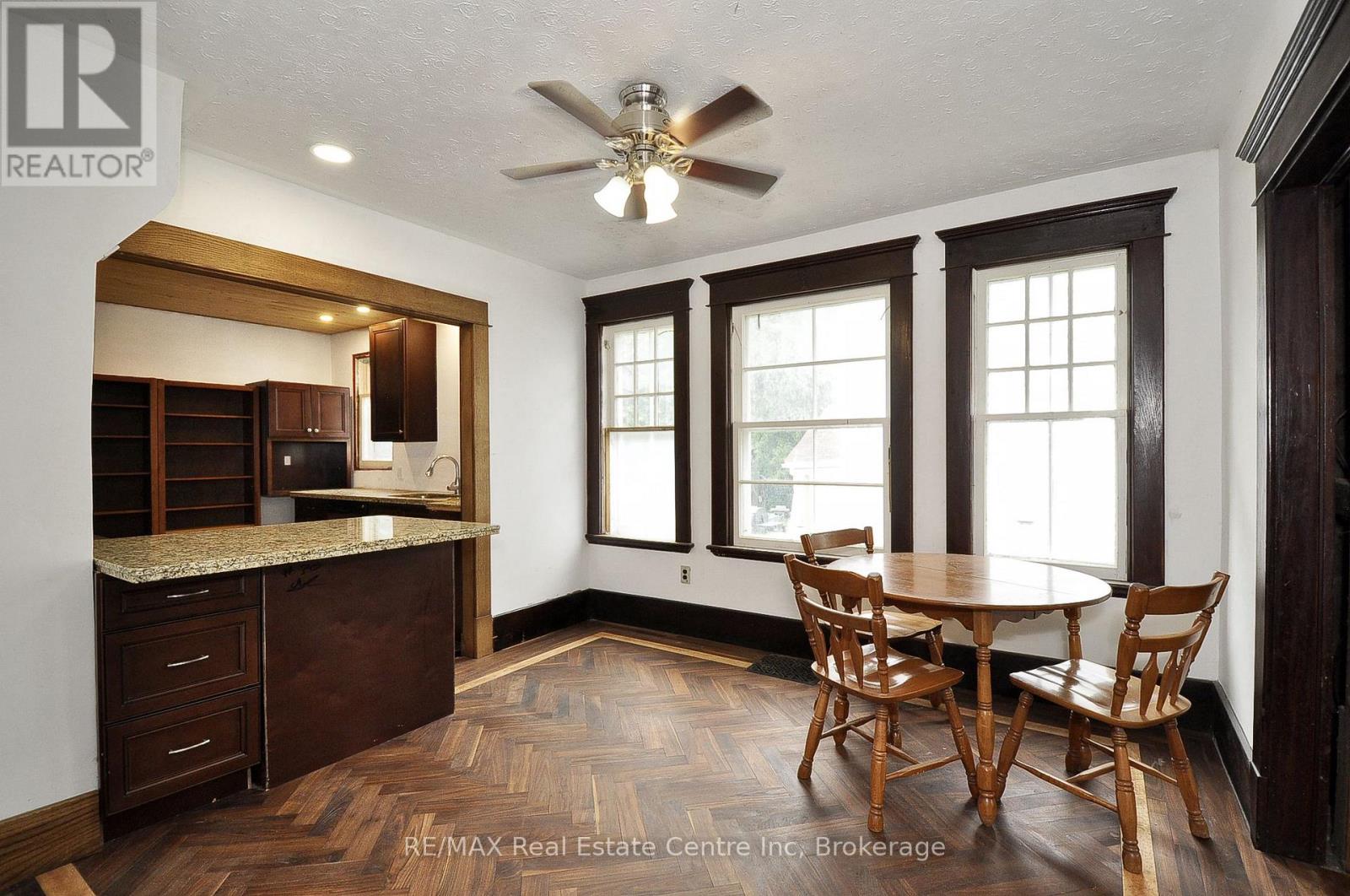 141 King Street, Brant, Ontario  N0E 1A0 - Photo 10 - X12498610