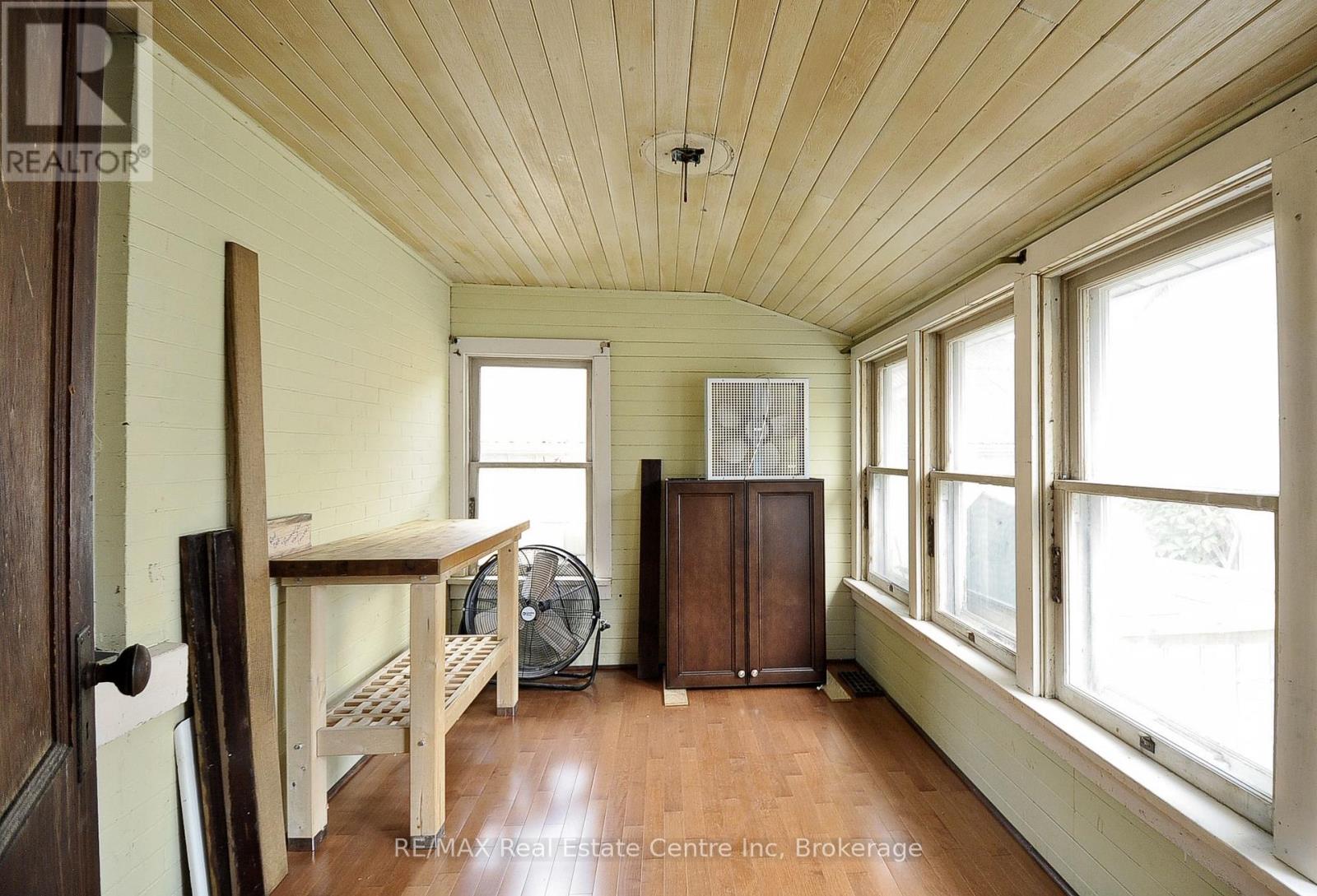 141 King Street, Brant, Ontario  N0E 1A0 - Photo 17 - X12498610