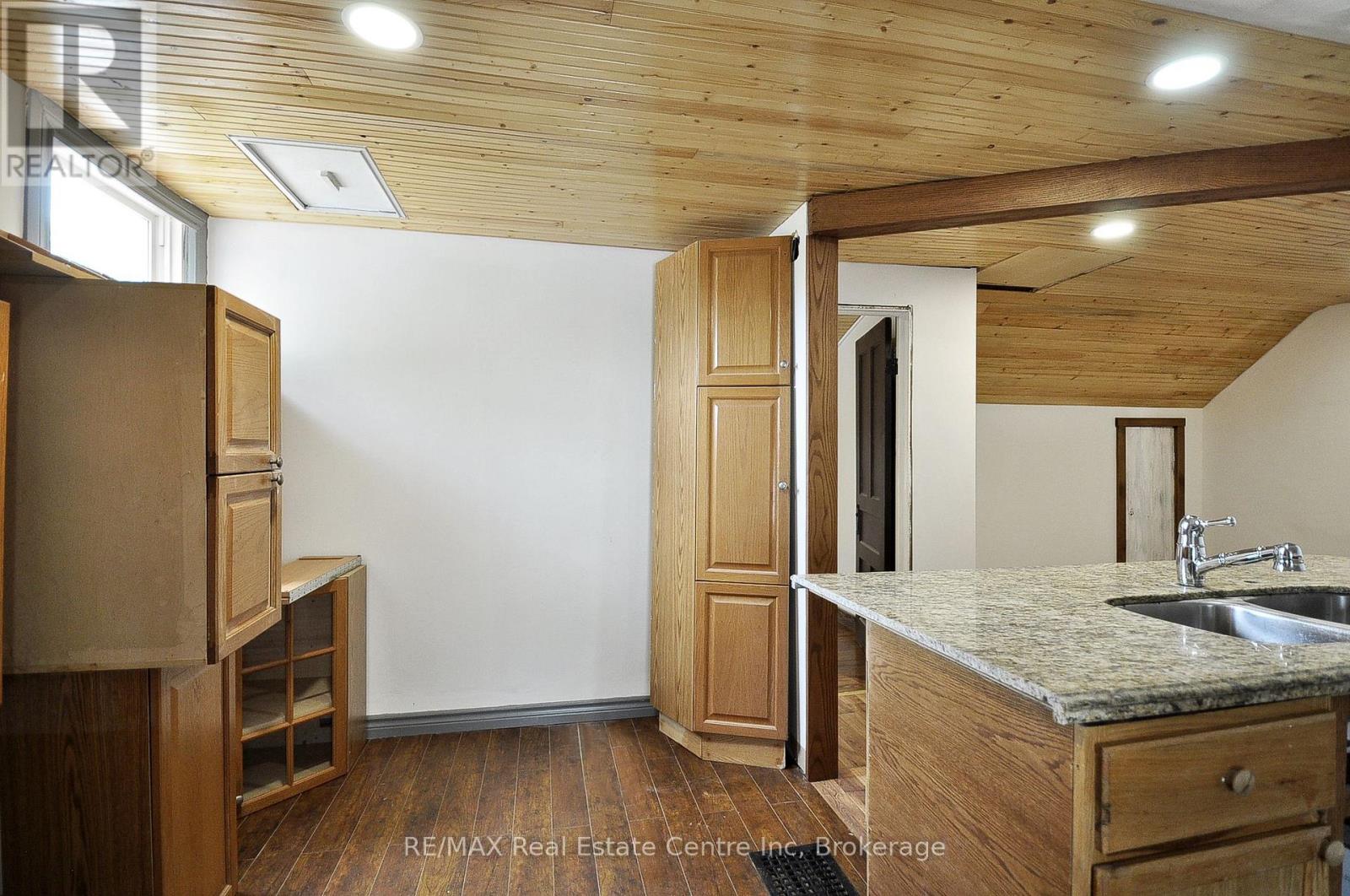 141 King Street, Brant, Ontario  N0E 1A0 - Photo 20 - X12498610