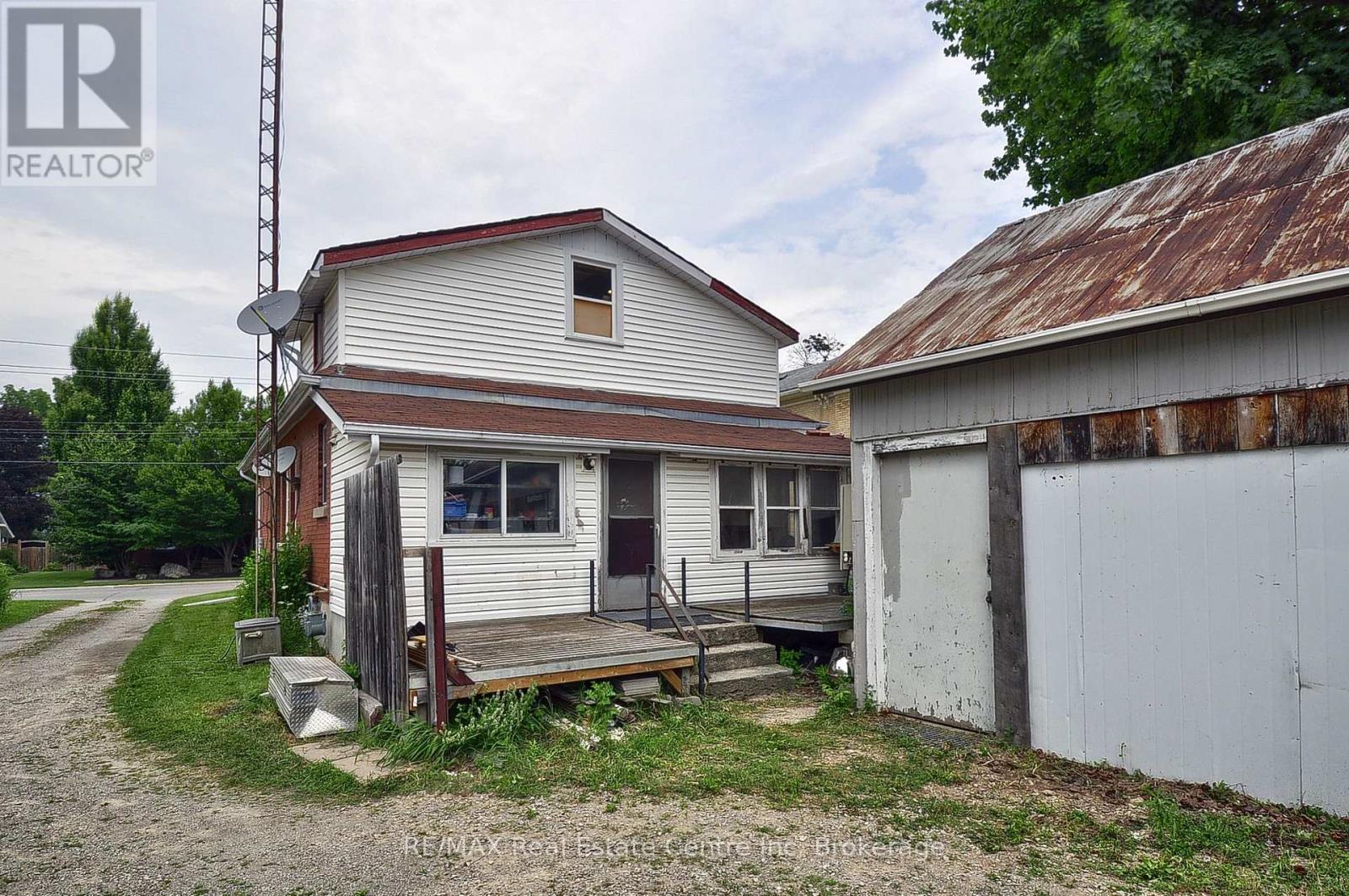 141 King Street, Brant, Ontario  N0E 1A0 - Photo 28 - X12498610