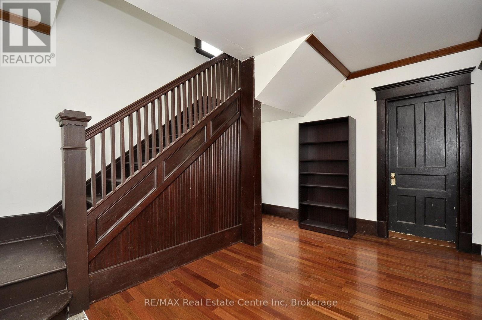 141 King Street, Brant, Ontario  N0E 1A0 - Photo 5 - X12498610