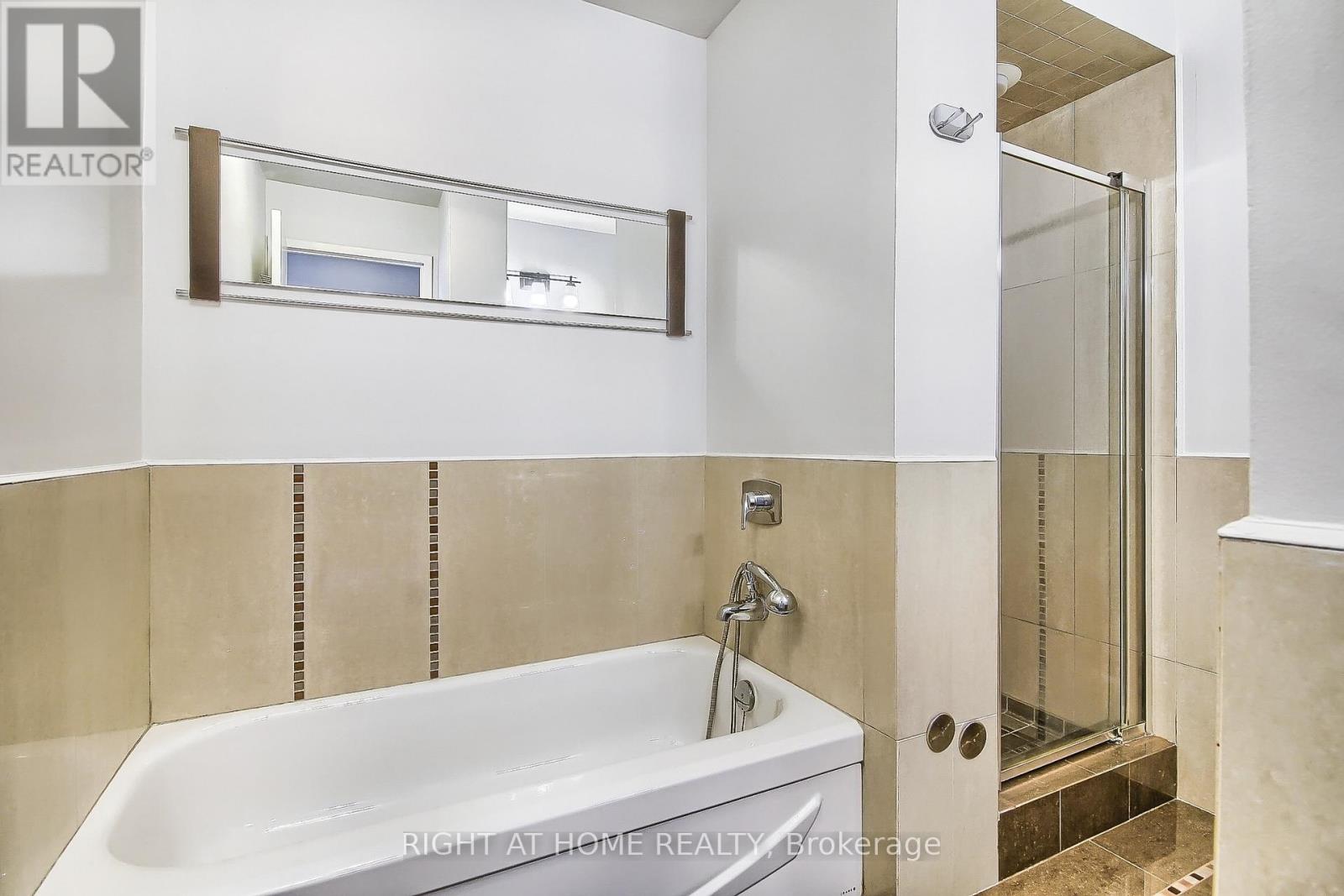 Ph7 - 955 O'connor Drive E, Toronto, Ontario  M4B 2S7 - Photo 18 - E12498626