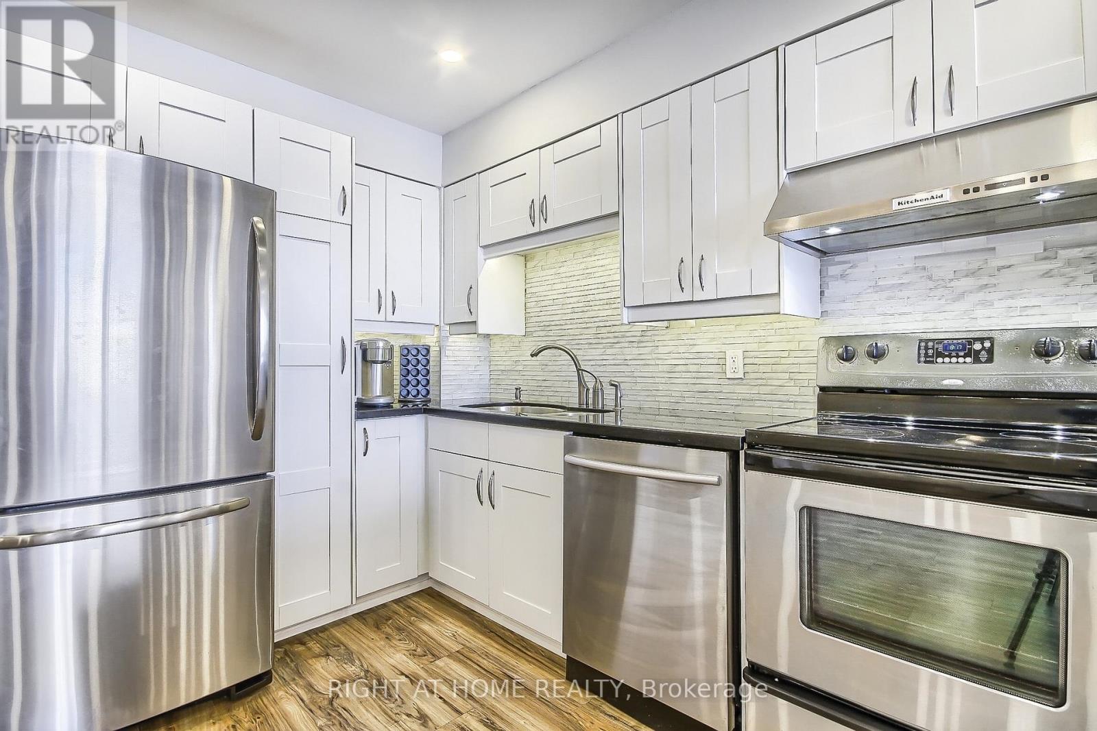 Ph7 - 955 O'connor Drive E, Toronto, Ontario  M4B 2S7 - Photo 4 - E12498626