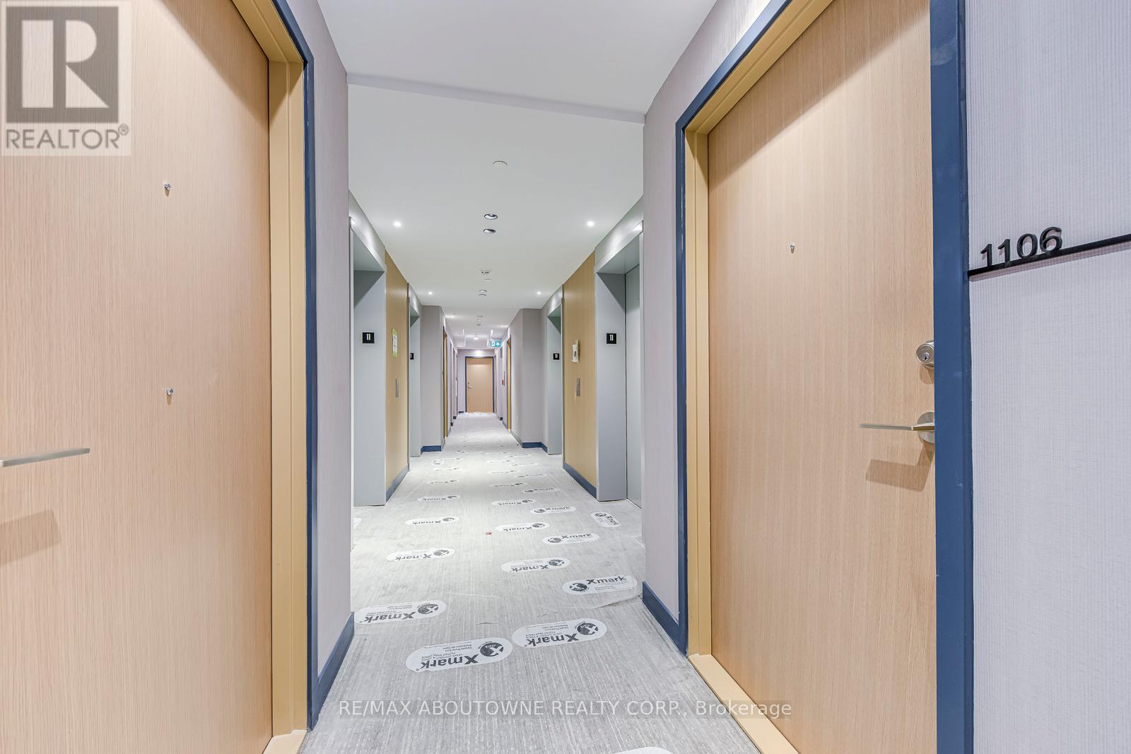 1106 - 395 Square One Drive, Mississauga, Ontario  L5B 0P6 - Photo 5 - W12495584