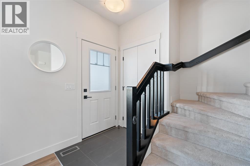 39 Sunrise Heights, Cochrane, Alberta  T4C 2R9 - Photo 3 - A2252595