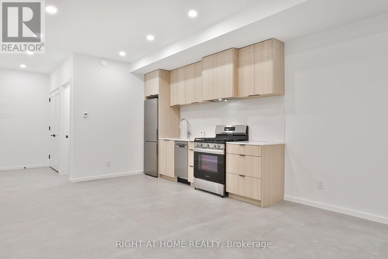 4 - 28 Salem Avenue, Toronto, Ontario  M6H 3C1 - Photo 2 - W12473098