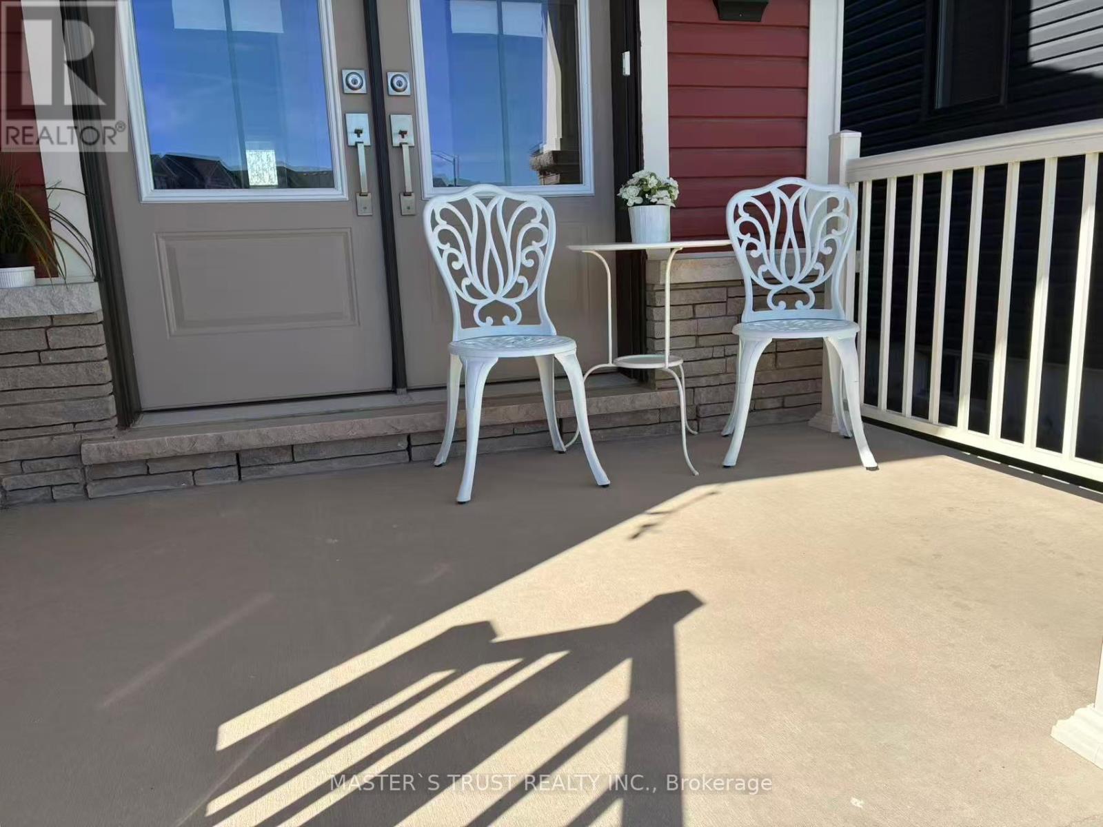 141 Keelson Street, Welland, Ontario  L3B 0M6 - Photo 3 - X12399867