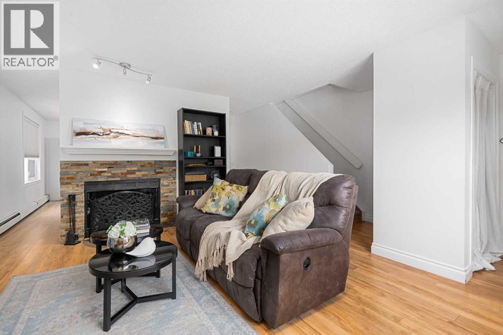 2043 35 Avenue Sw, Calgary, Alberta  T2T 2E2 - Photo 4 - A2253975