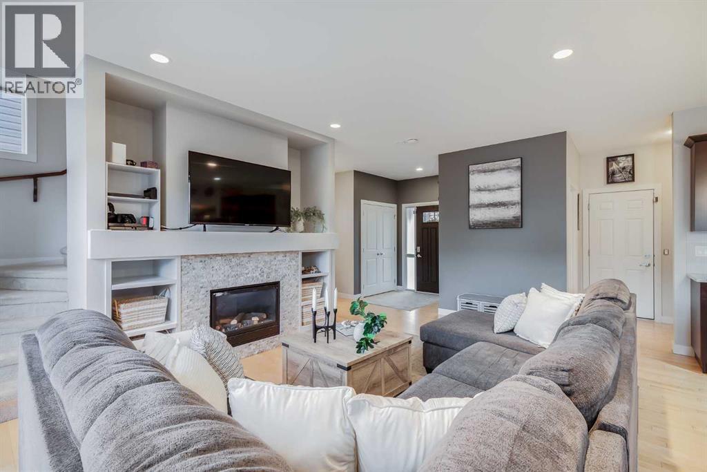 1908 Baywater Alley Sw, Airdrie, Alberta  T4B 0T3 - Photo 3 - A2266697