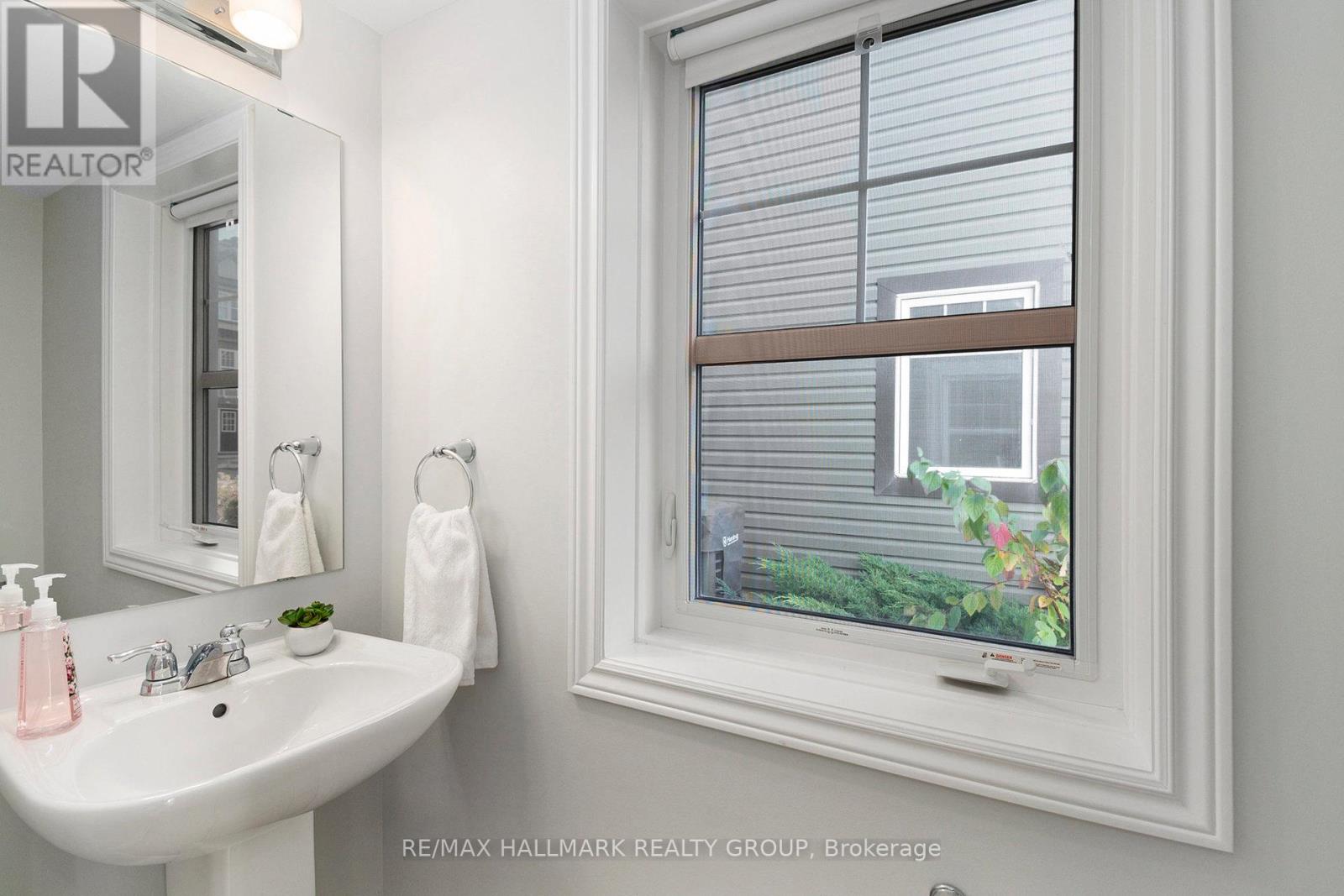 106 Helenium Lane, Ottawa, Ontario  K4A 1C7 - Photo 13 - X12498640