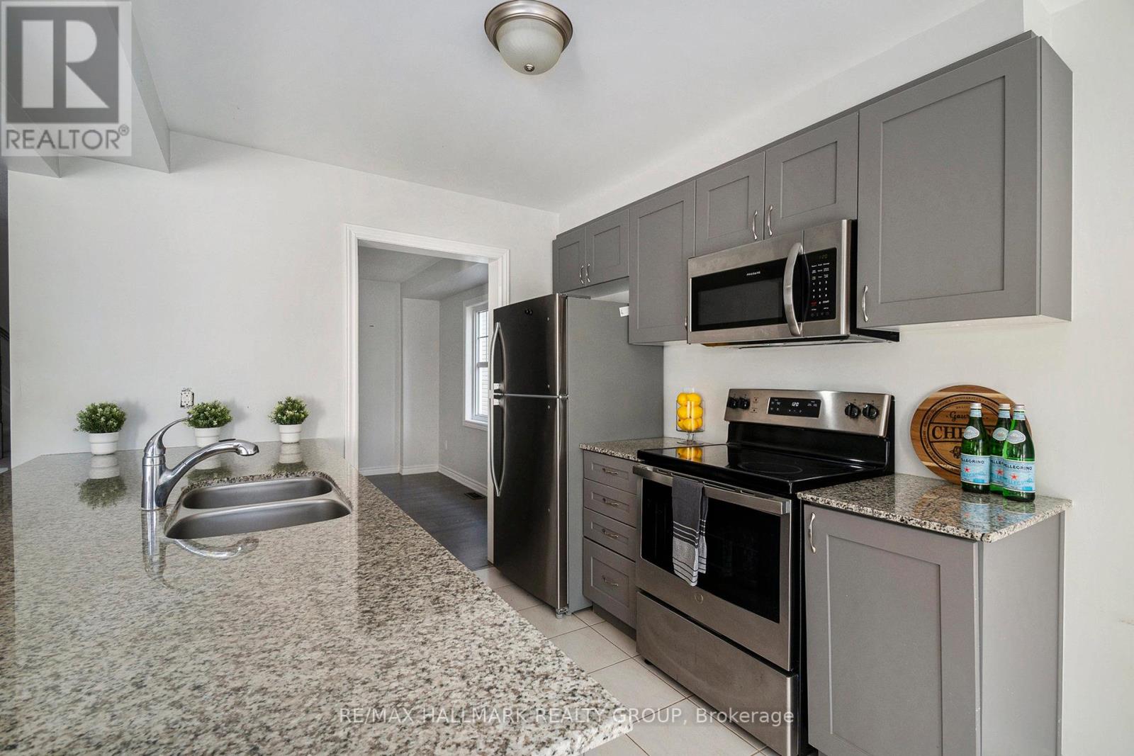 106 Helenium Lane, Ottawa, Ontario  K4A 1C7 - Photo 7 - X12498640