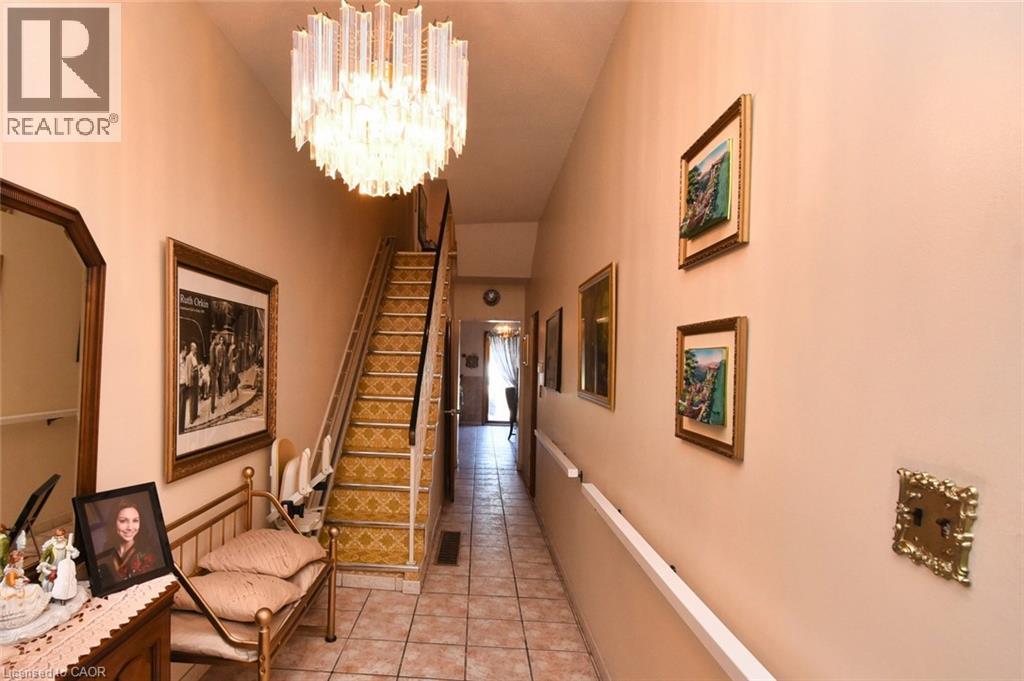 241 Robert Street, Hamilton, Ontario  L8L 2R2 - Photo 3 - 40784748