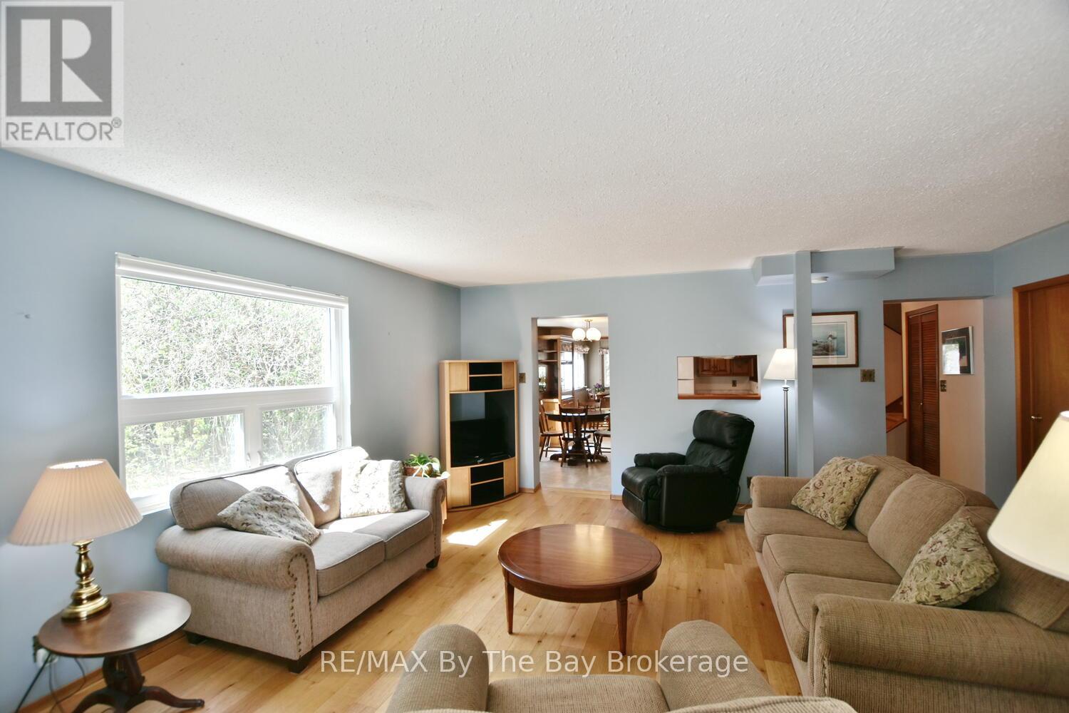 15 Sylvan Avenue, Wasaga Beach, Ontario  L9Z 1T3 - Photo 20 - S12498628