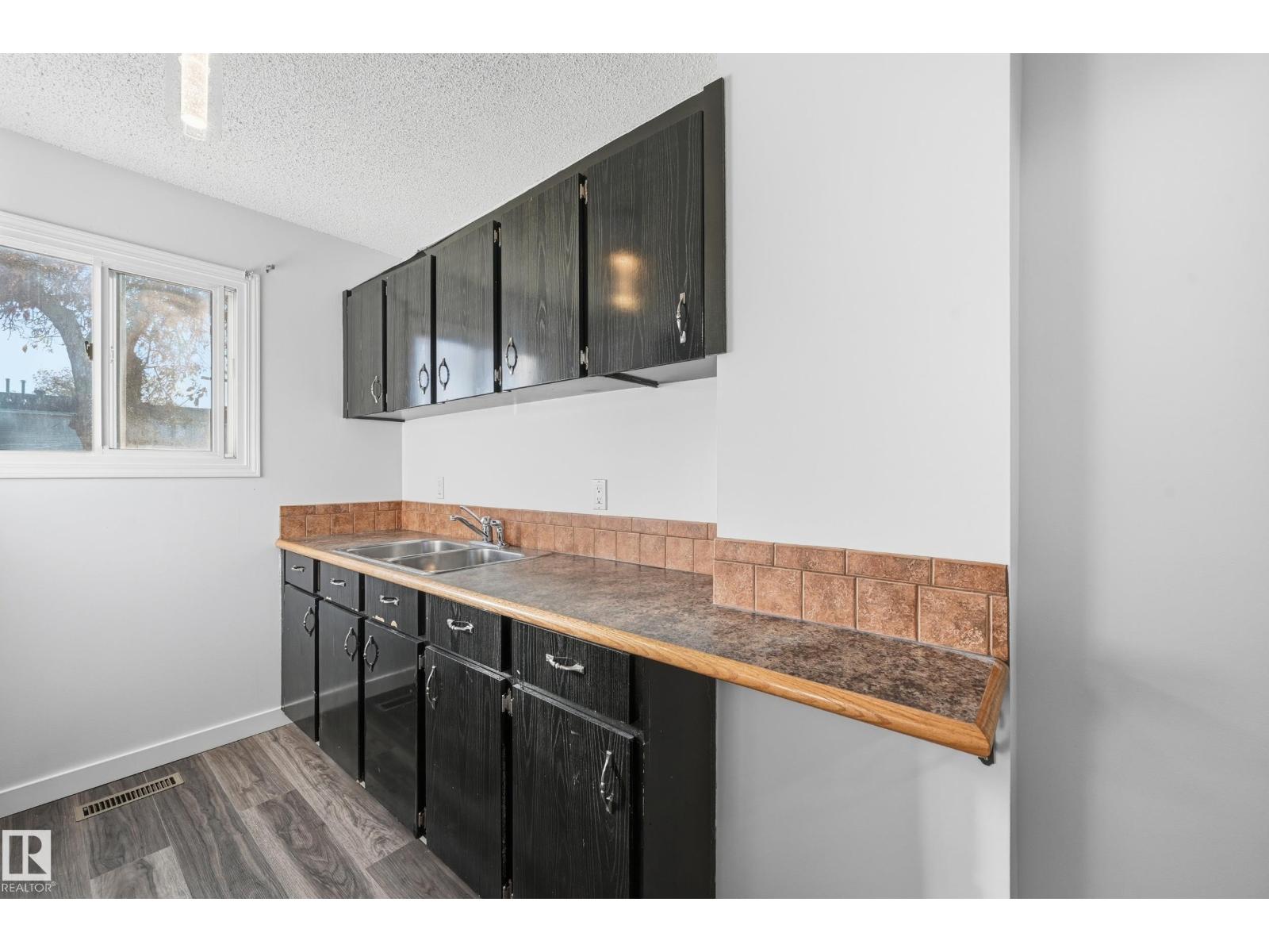 11406 139 Av Nw, Edmonton, Alberta T5X 3L4 - Photo 11 - E4463925