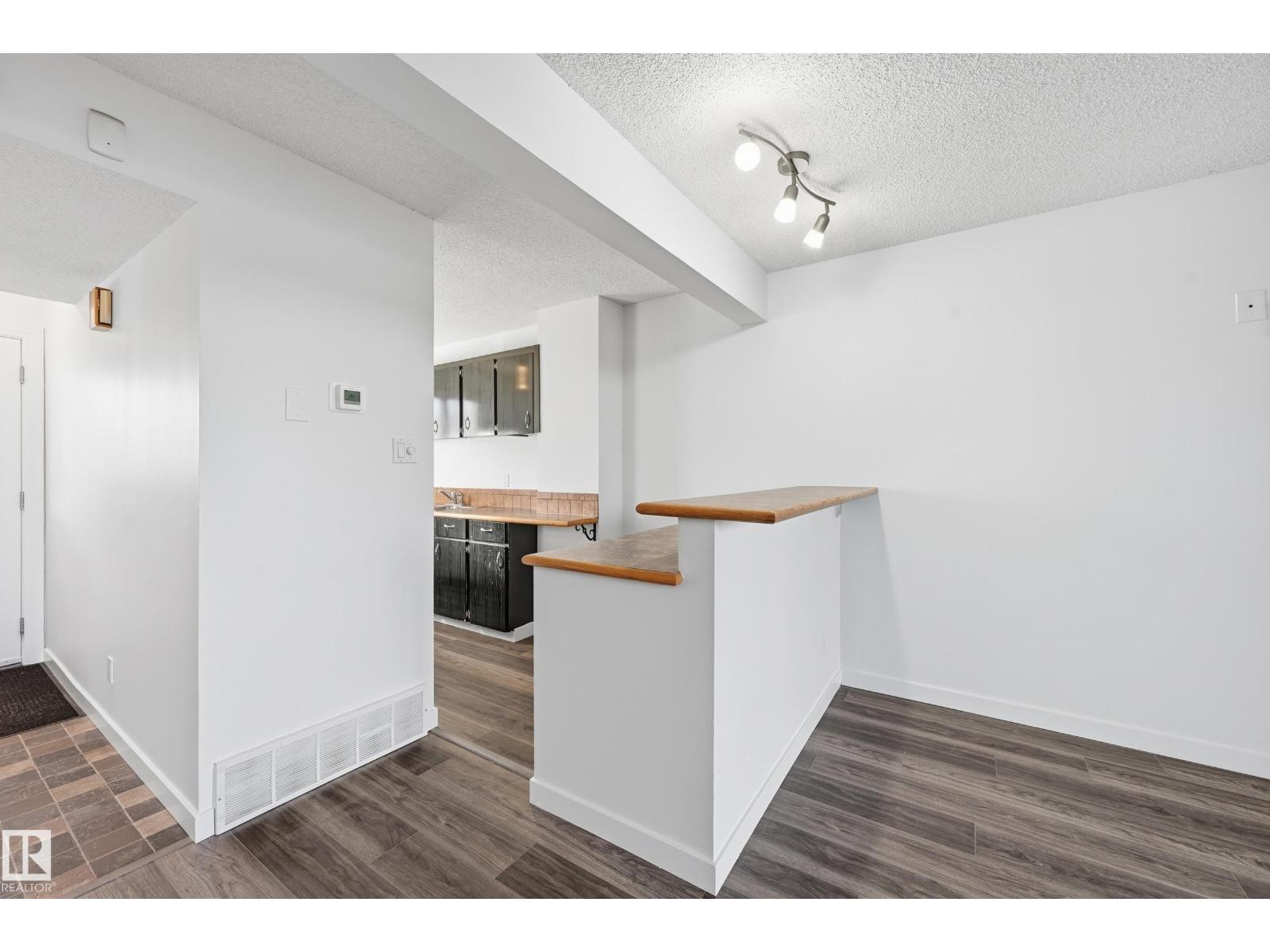 11406 139 Av Nw, Edmonton, Alberta T5X 3L4 - Photo 4 - E4463925