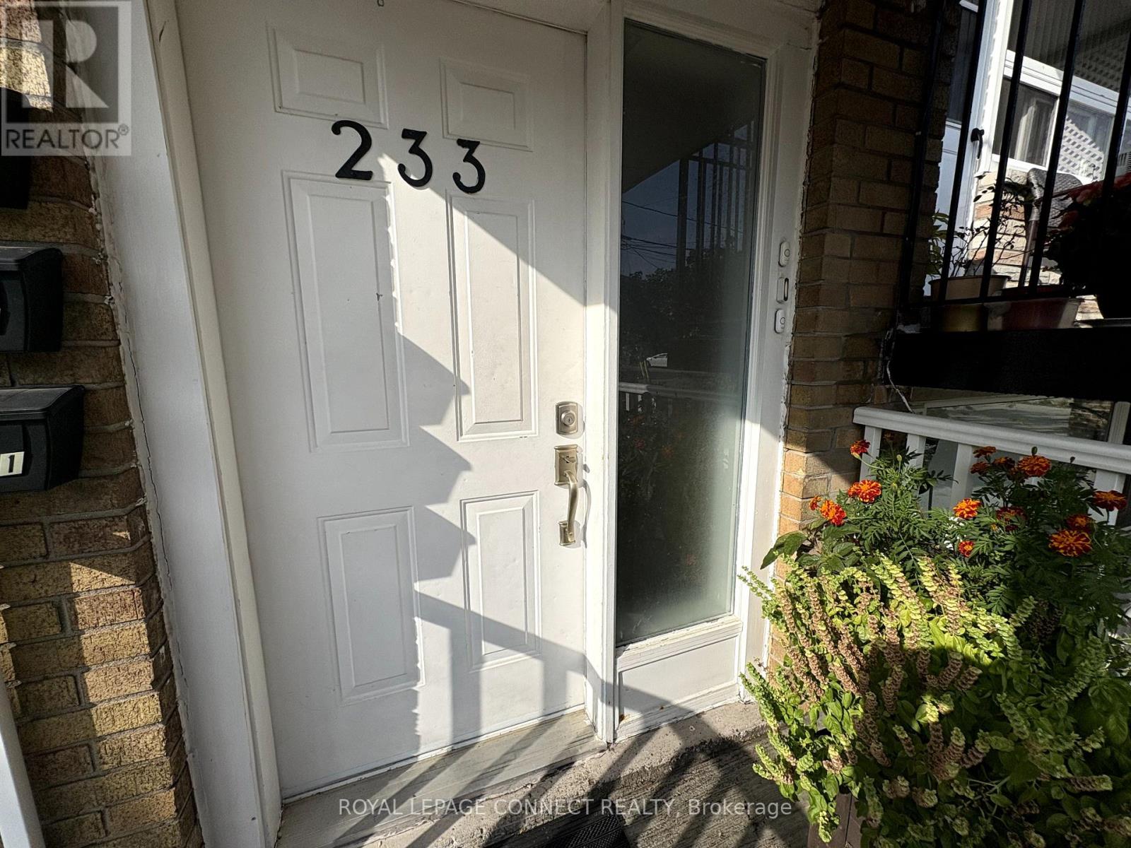 UNIT 1 - 233 PANNAHILL ROAD, Toronto, Ontario