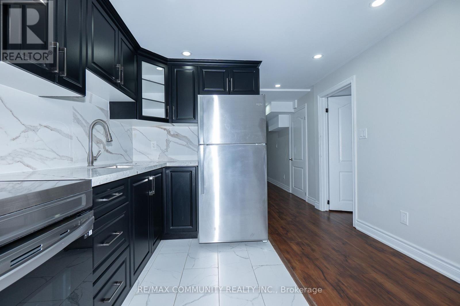 53 Cisco Drive, Whitby, Ontario  L1P 0M2 - Photo 5 - E12498270