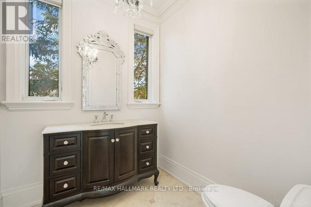 40 Maryvale Crescent, Richmond Hill, Ontario  L4C 6P8 - Photo 21 - N12498658