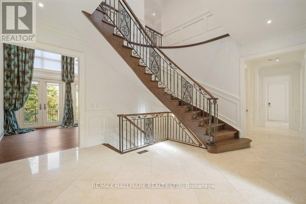 40 Maryvale Crescent, Richmond Hill, Ontario  L4C 6P8 - Photo 23 - N12498658