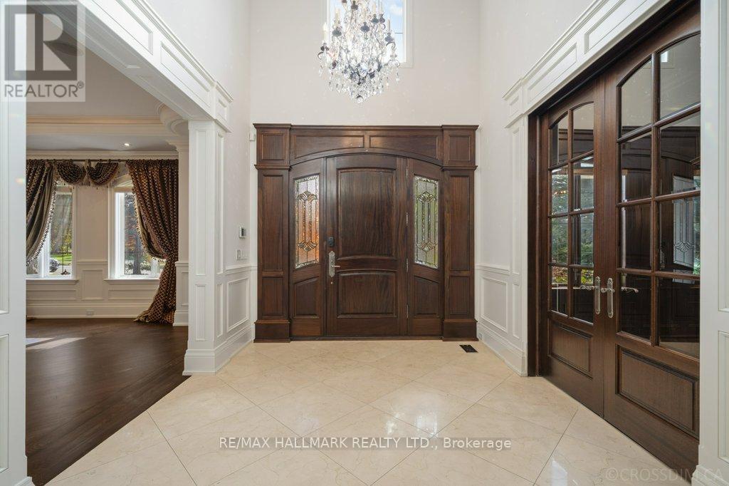 40 Maryvale Crescent, Richmond Hill, Ontario  L4C 6P8 - Photo 5 - N12498658