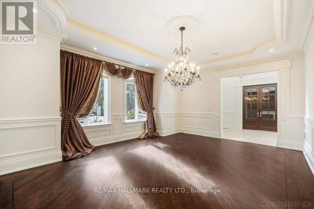 40 Maryvale Crescent, Richmond Hill, Ontario  L4C 6P8 - Photo 9 - N12498658