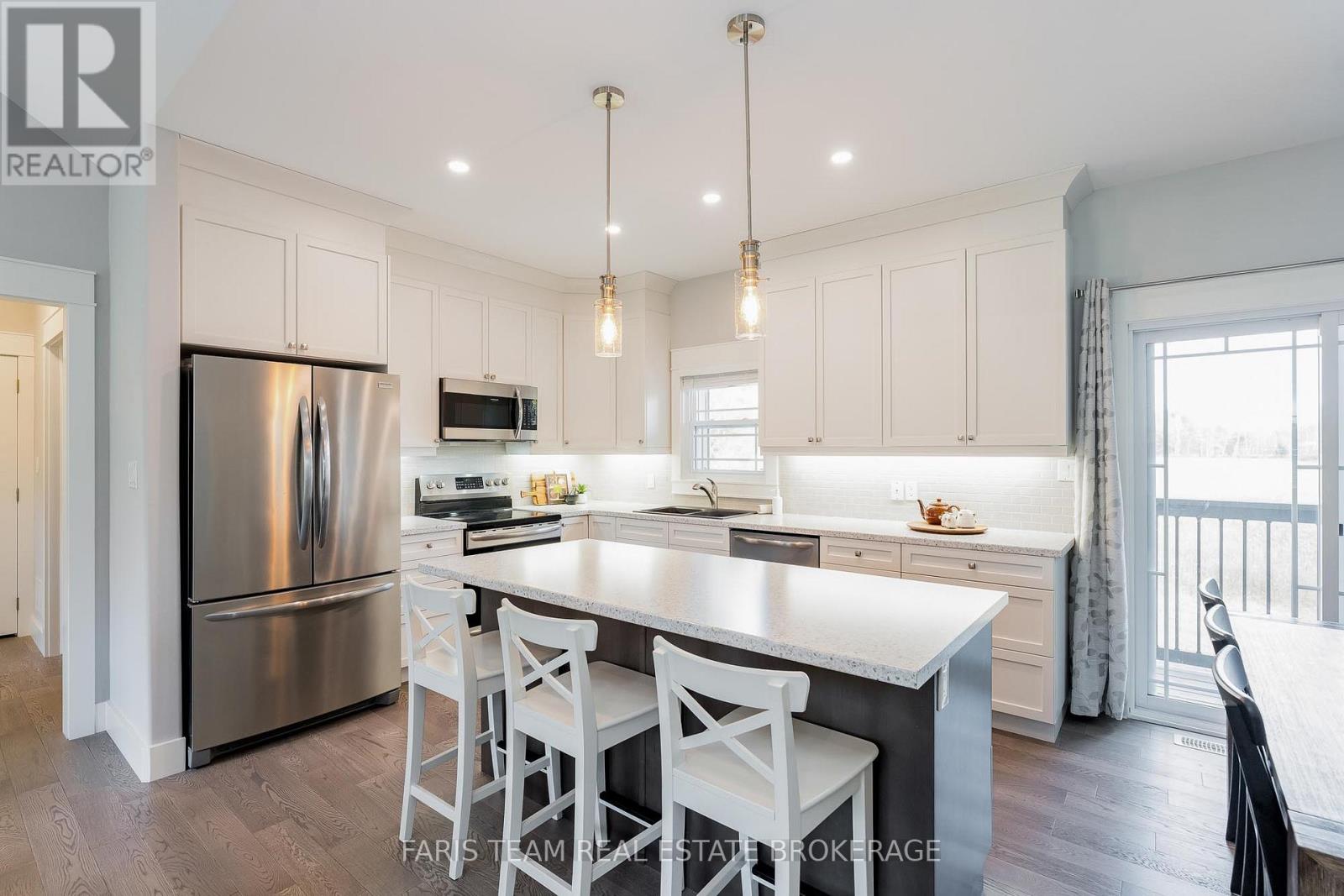 7589 Cronk Side Road, Severn (Washago), Ontario  L0K 2B0 - Photo 4 - S12498652